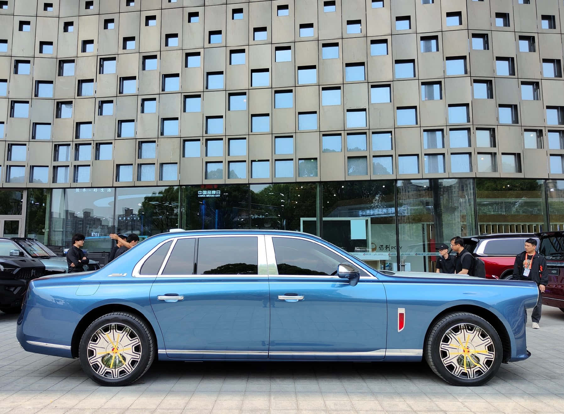 Hongqi L5, light blue, gold-accented wheels, HD Desktop Wallpaper