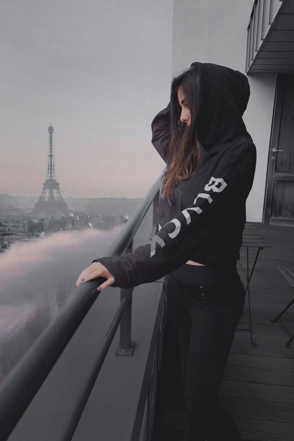 black hoodie, balcony, misty Eiffel Tower, HD Phone Wallpaper