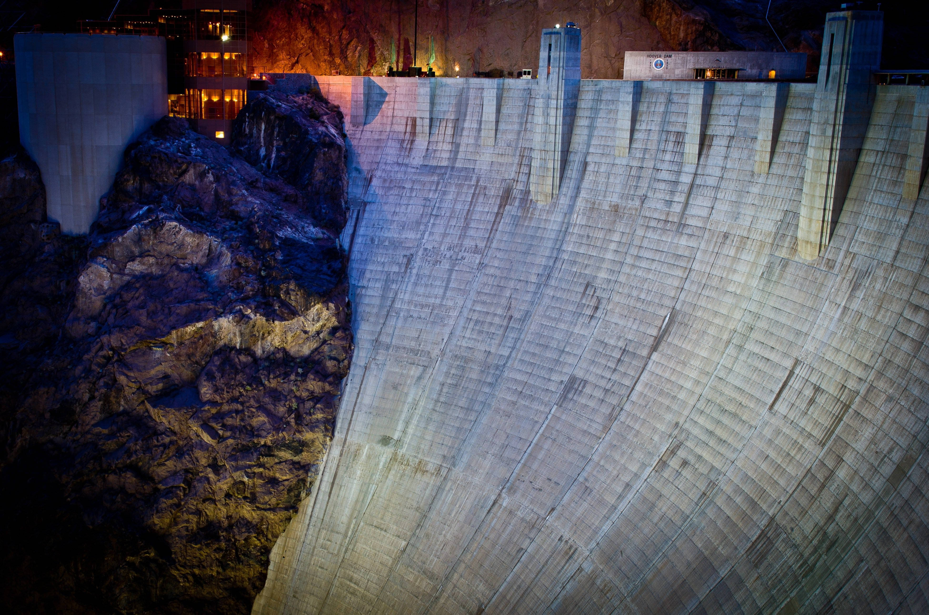 Hoover Dam, night, warm lights, 4K Desktop Wallpaper