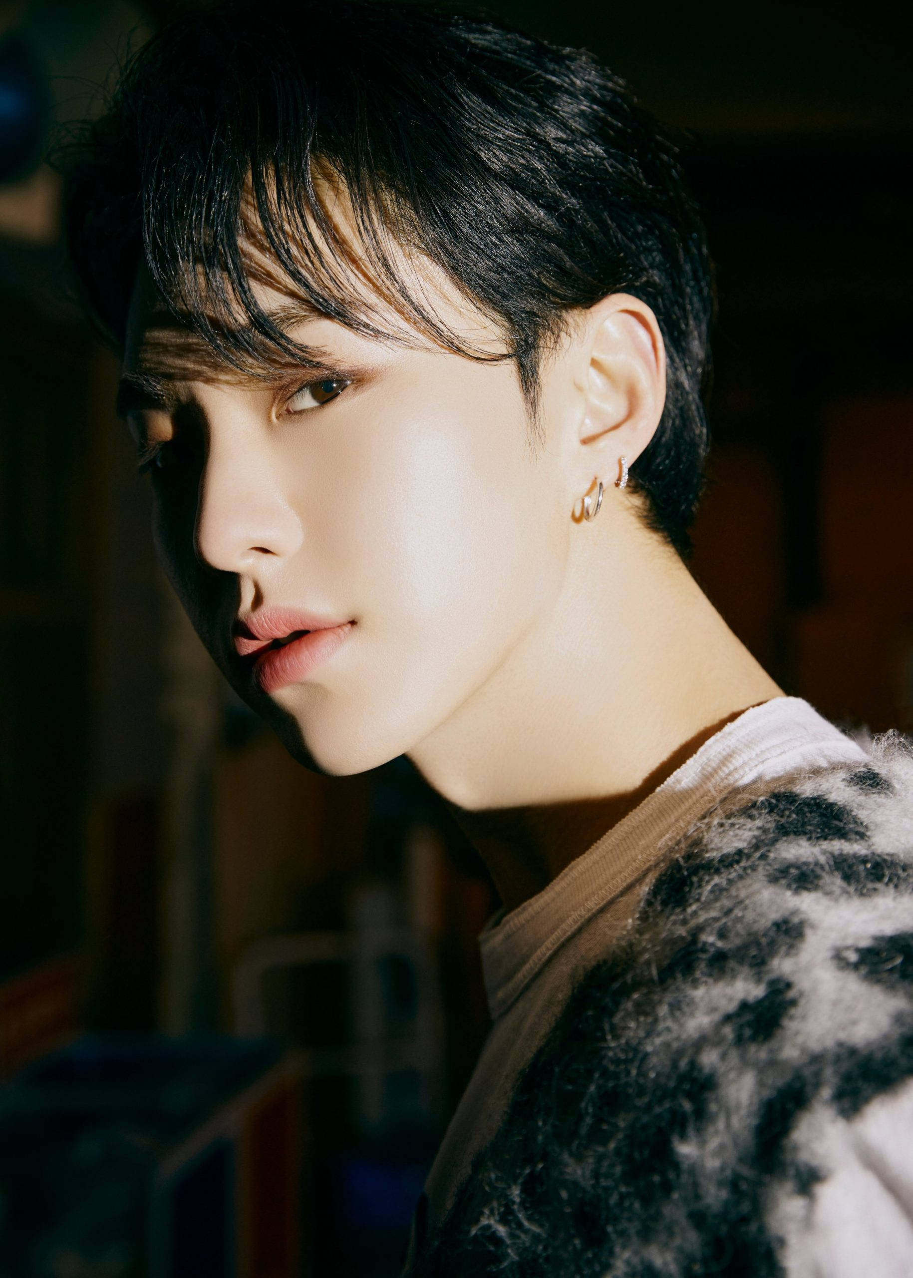 Hoshi, sunkissed look, dark hair, 2K Phone Wallpaper