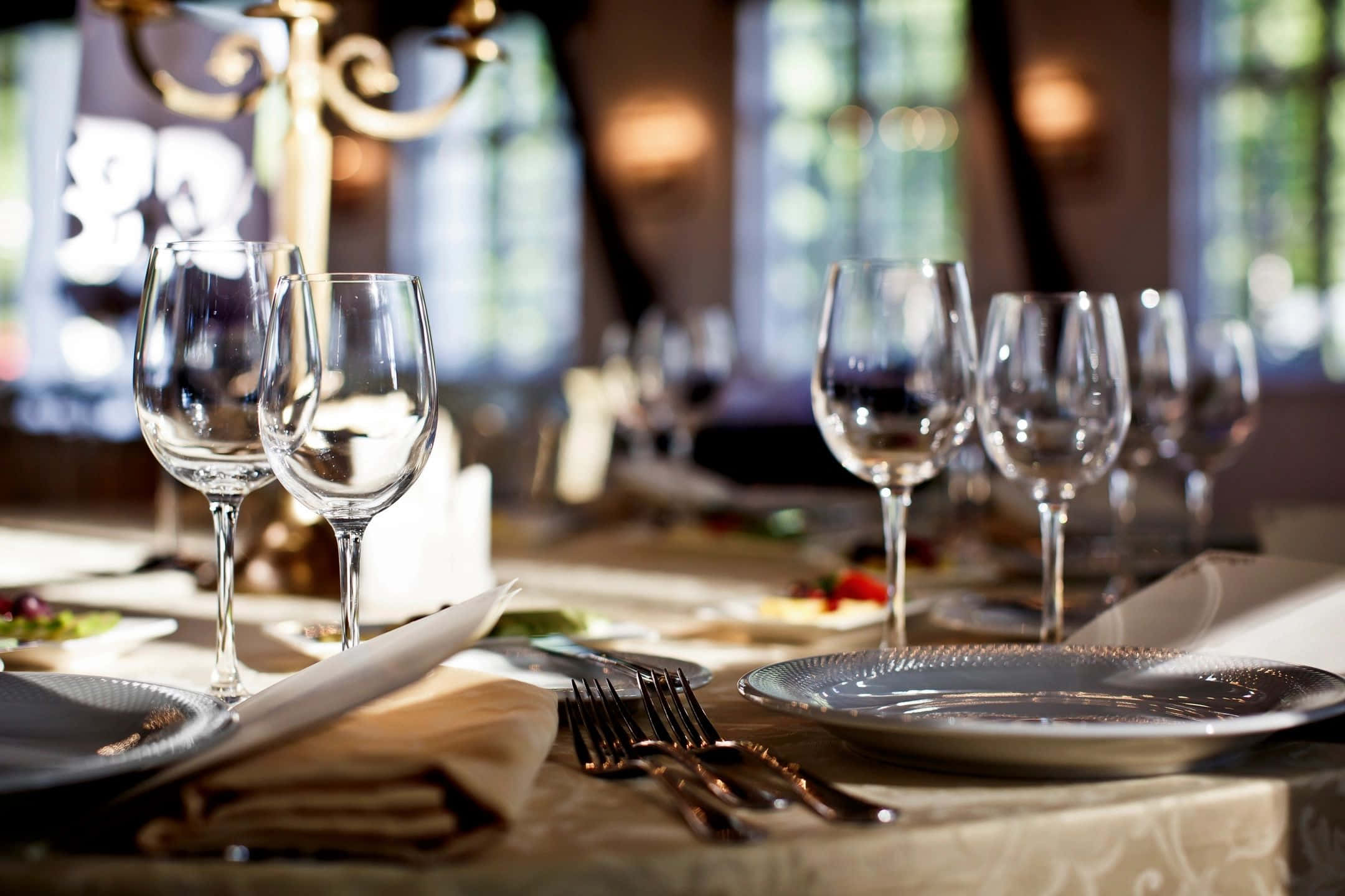 Elegant dining table, crystal wine glasses, silver plates, Full HD Desktop Wallpaper
