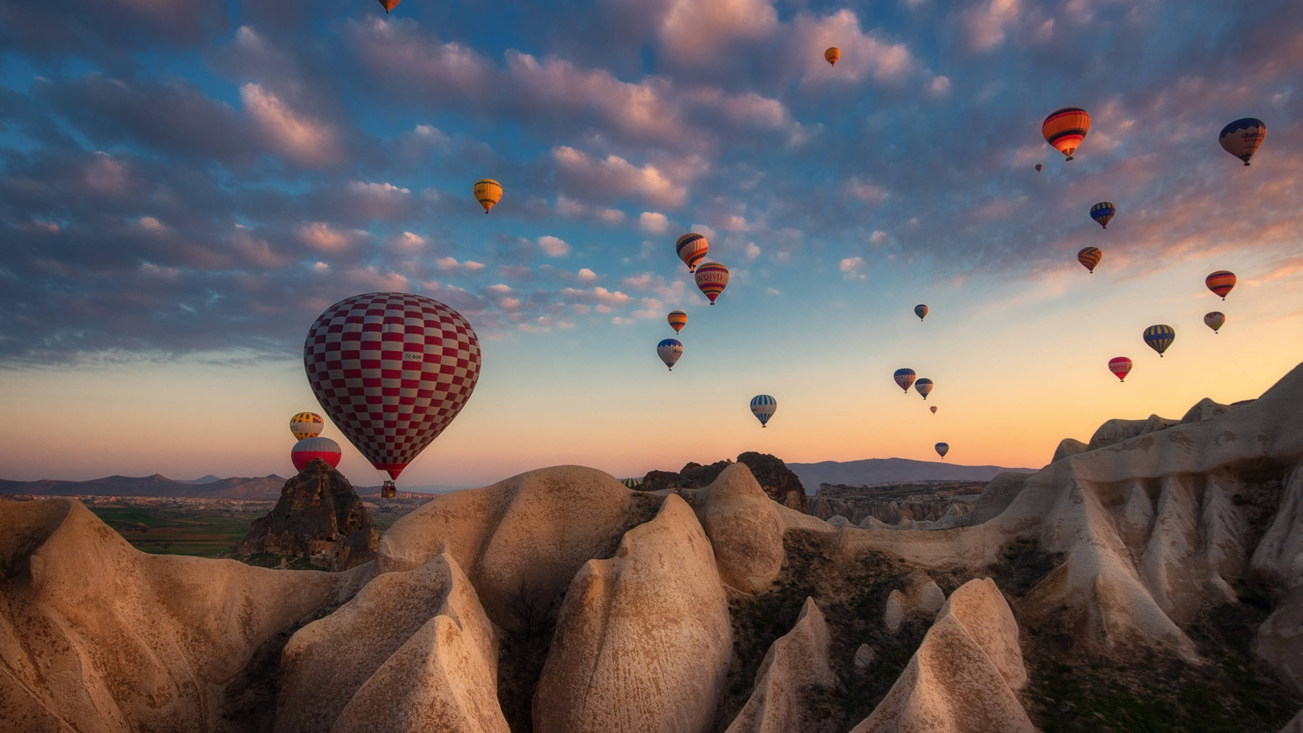 hot air balloon, rock mountains, dawn, 2K Desktop Wallpaper