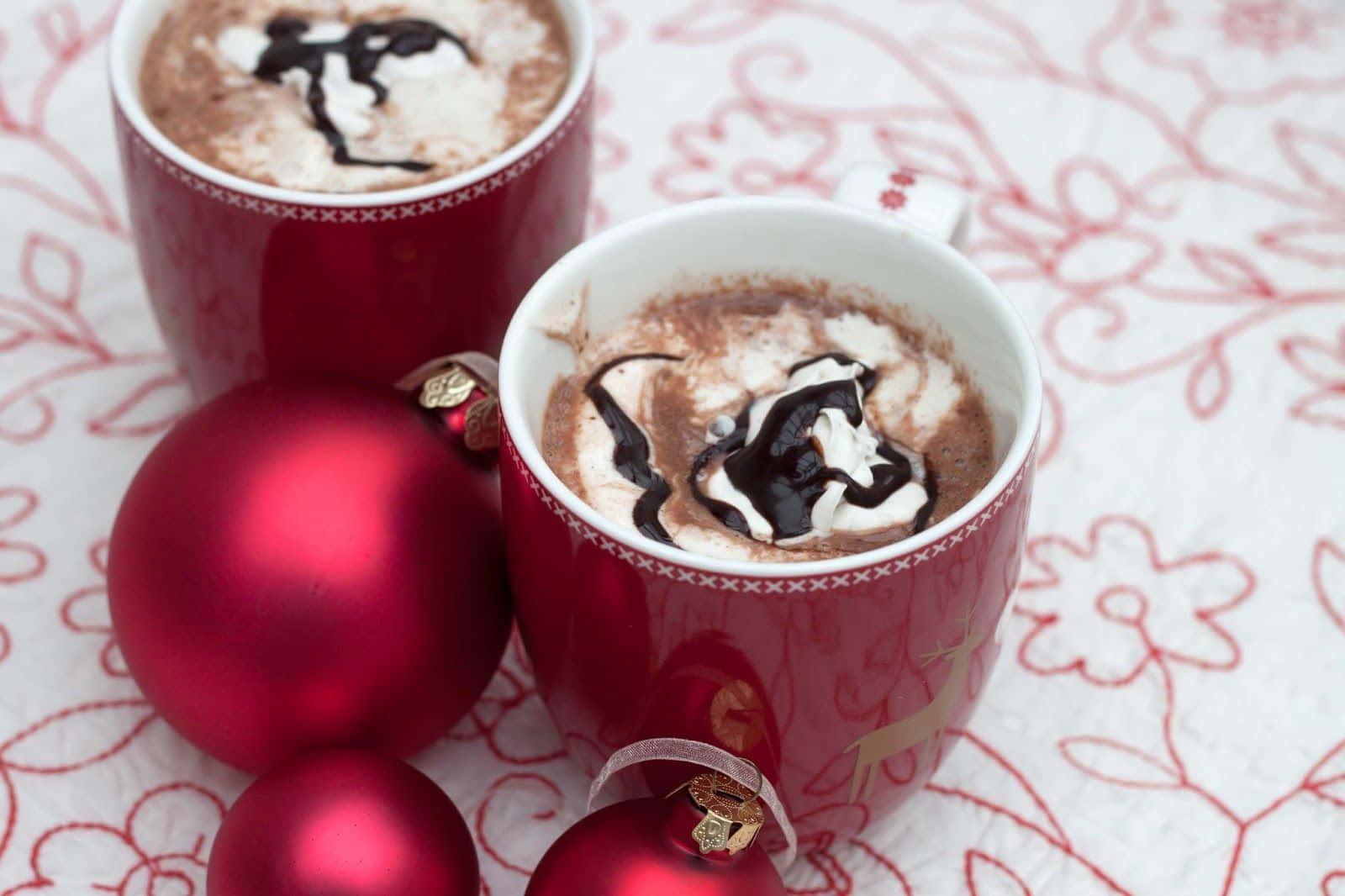 Hot Chocolate, red mugs, whipped cream, HD Desktop Wallpaper