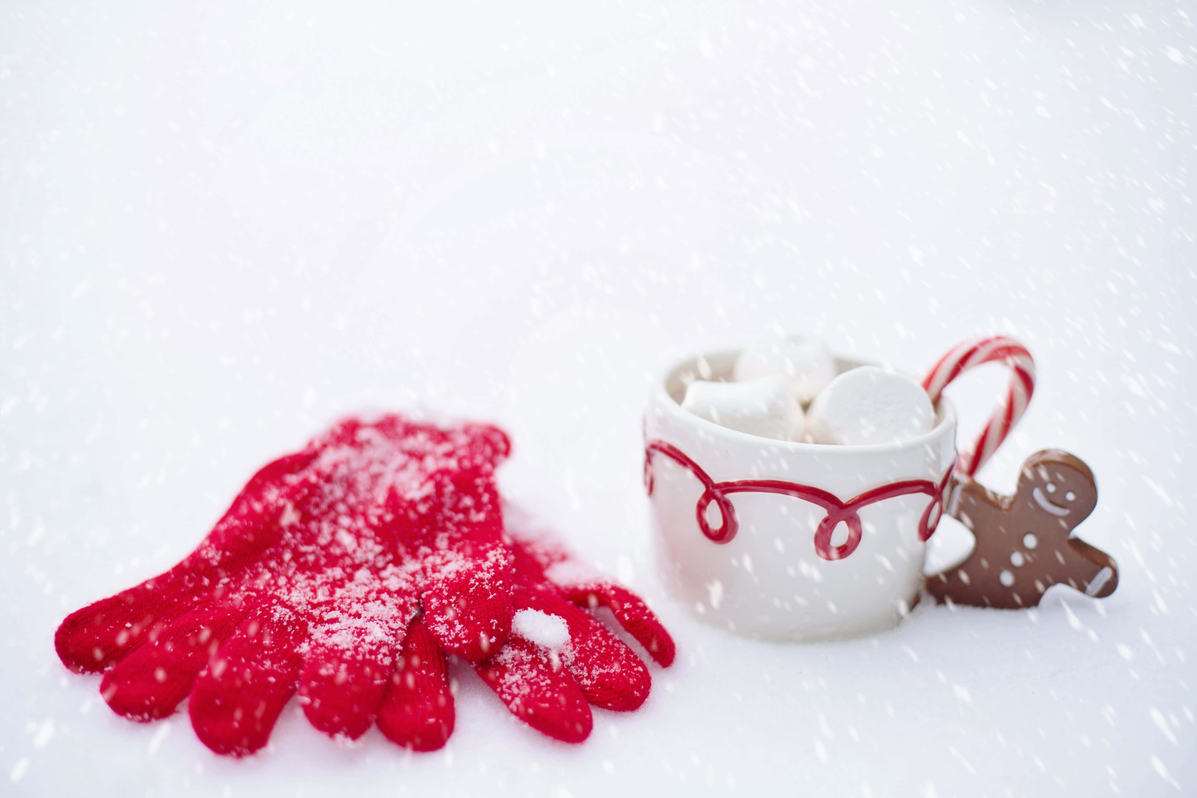 Hot Chocolate, red mittens, snowflakes, 4K Desktop Wallpaper