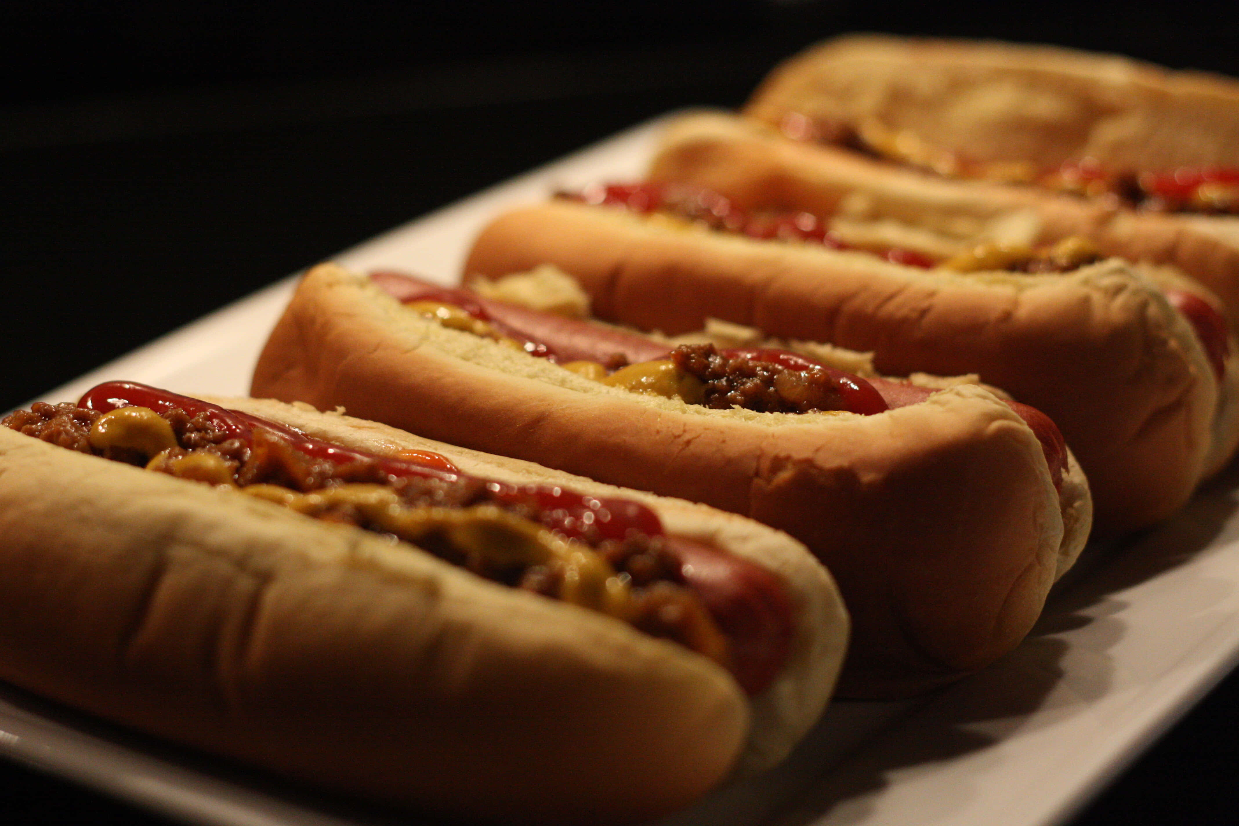 classic hot dogs row, chili cheese hot dogs, ketchup glisten, 4K Desktop Wallpaper