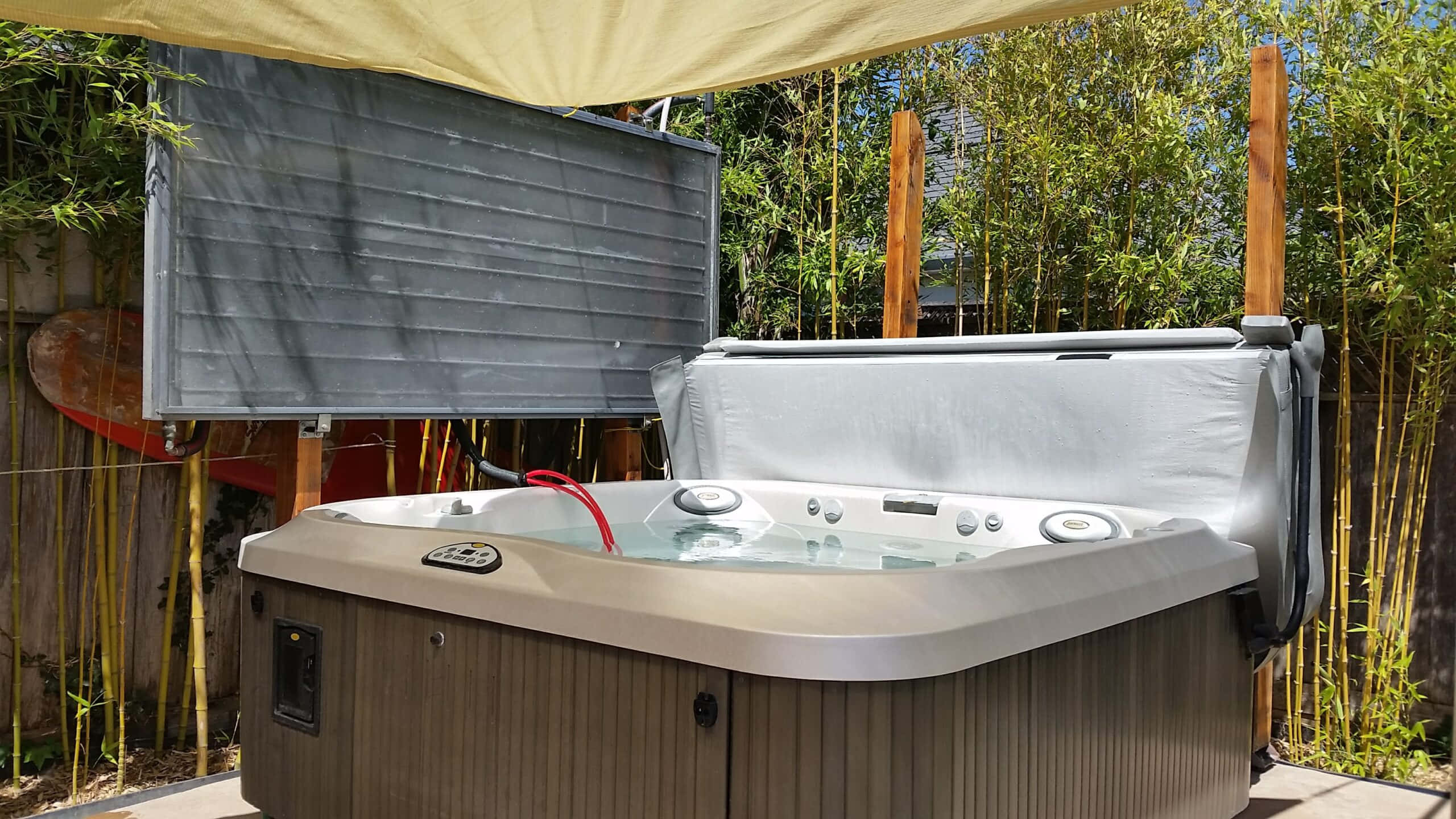 beige hot tub, white cover, tan canopy, 2K Desktop Wallpaper