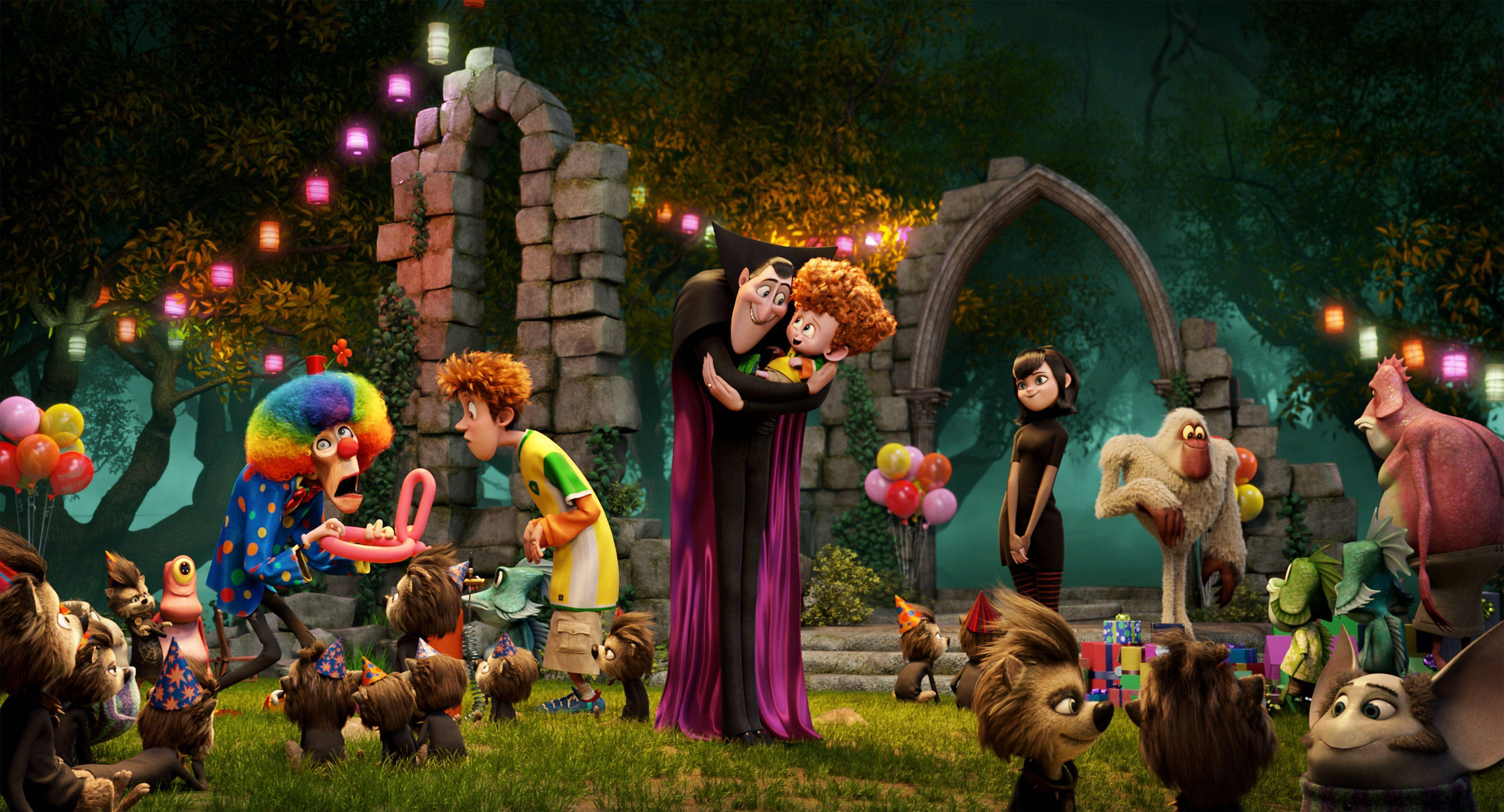 Hotel Transylvania, garden party, glowing lanterns, 4K Desktop Wallpaper