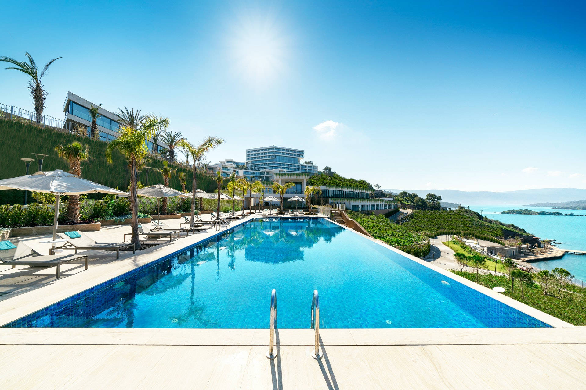 Hotel, infinity pool, turquoise waters, Full HD Desktop Wallpaper
