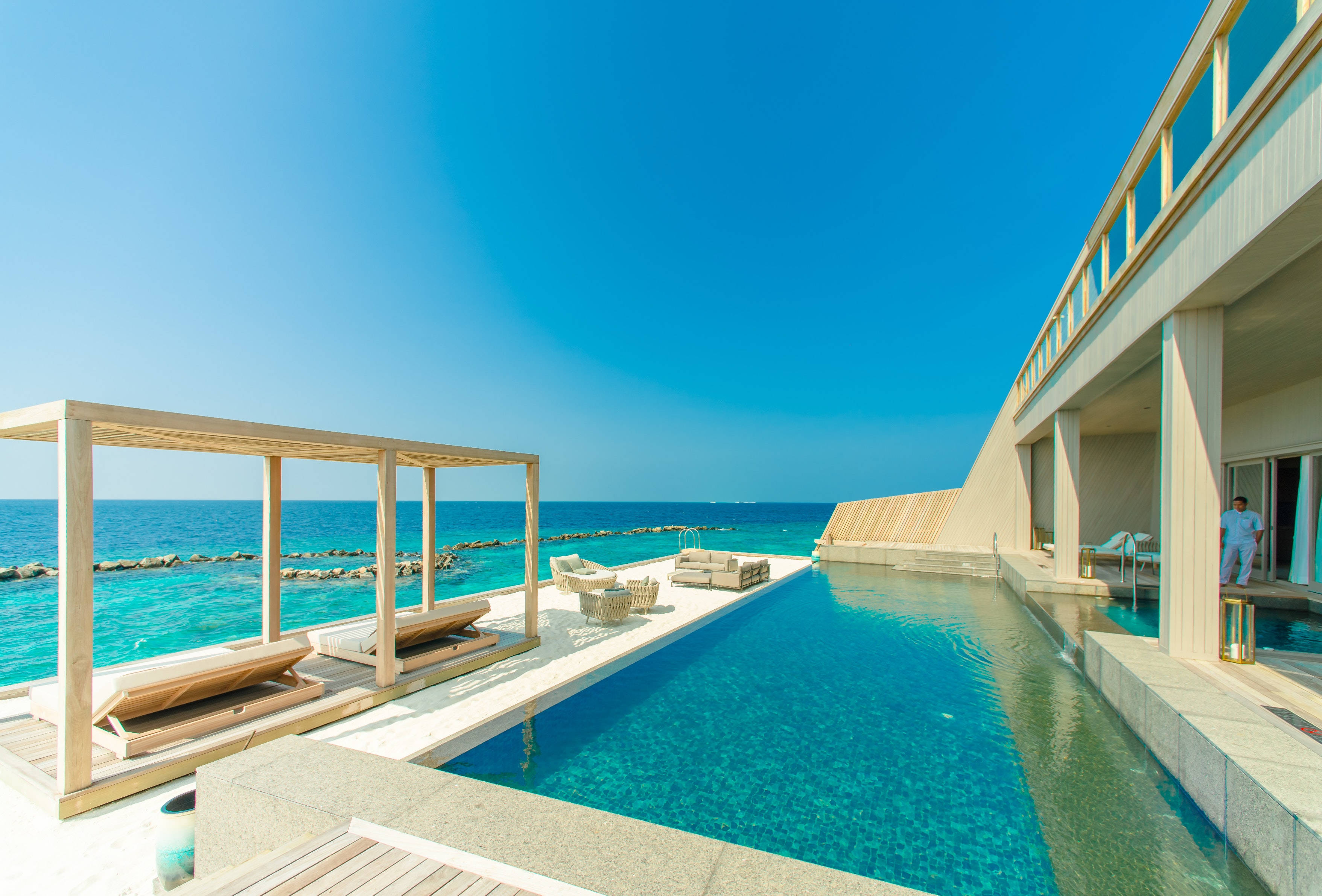 infinity pool, resort, turquoise ocean, 2K Desktop Wallpaper