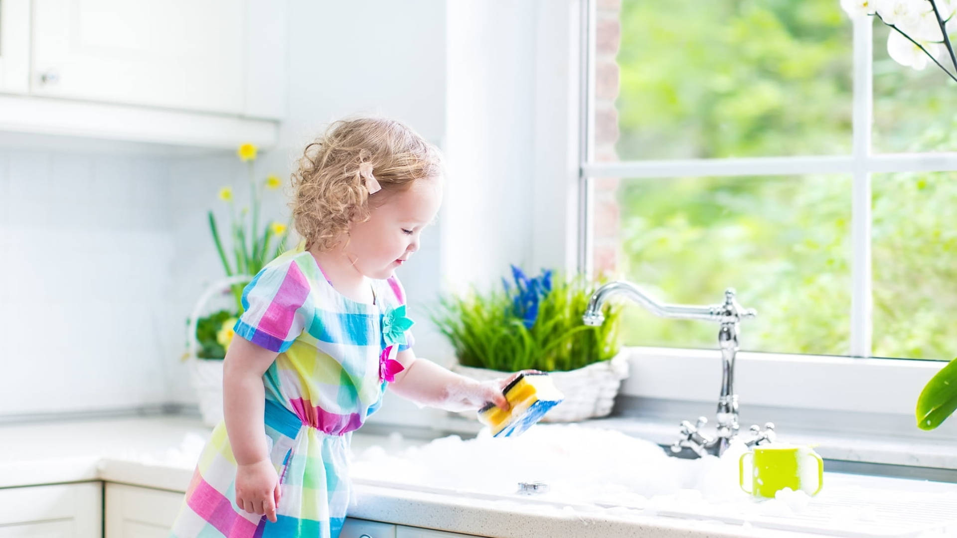 young child, colorful dress, bright kitchen sink, Full HD Desktop Wallpaper