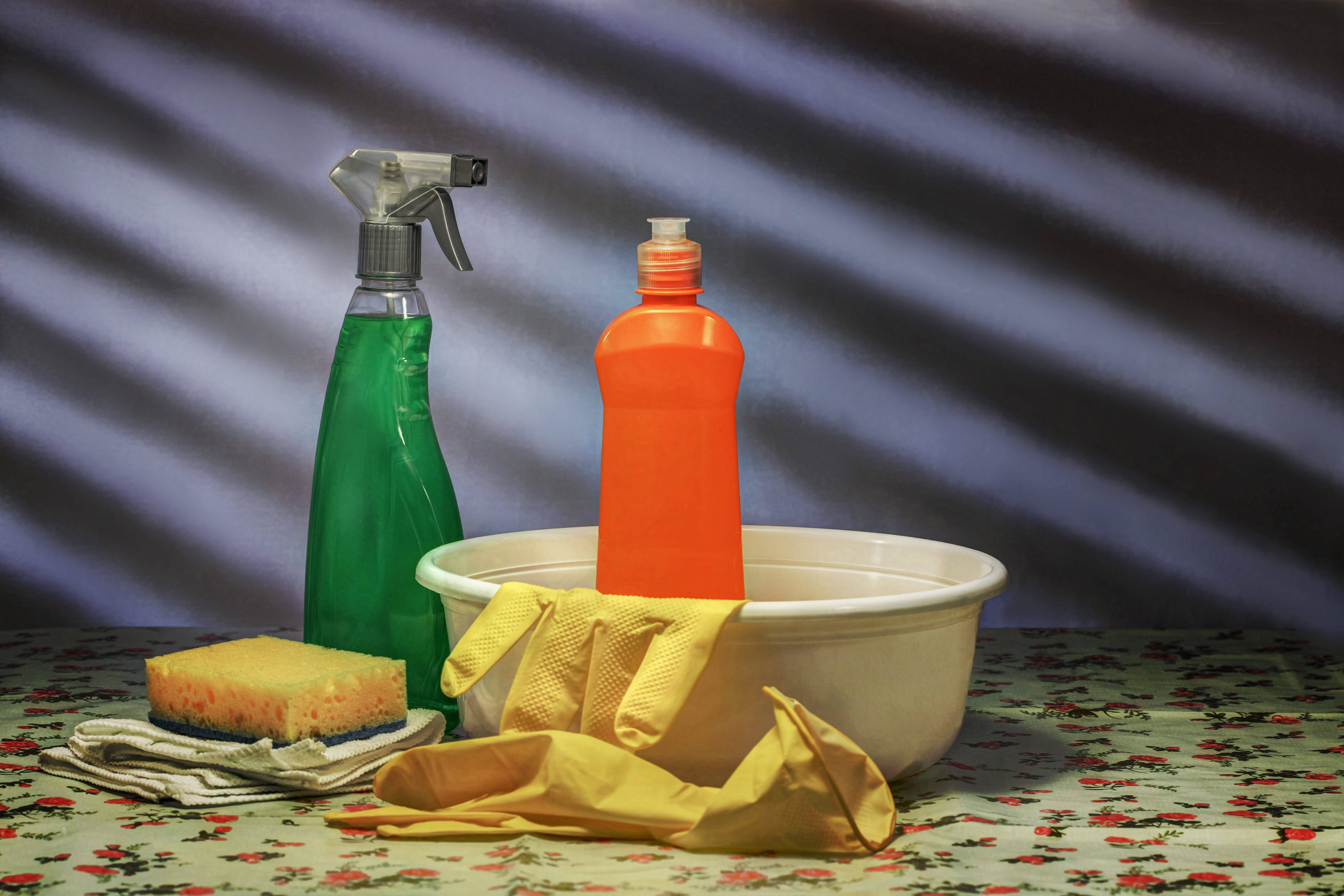 green spray bottle, orange bottle, yellow gloves, 4K Desktop Wallpaper