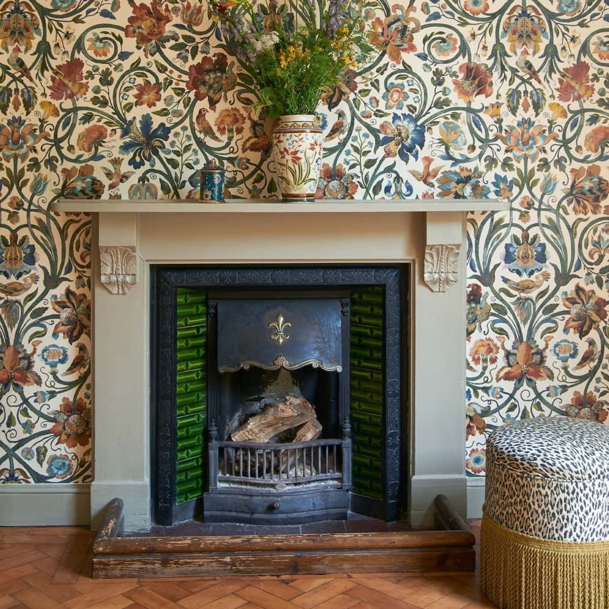 modern midcentury house interior design, ornate floral wallpaper, vintage fireplace, SD Desktop Wallpaper