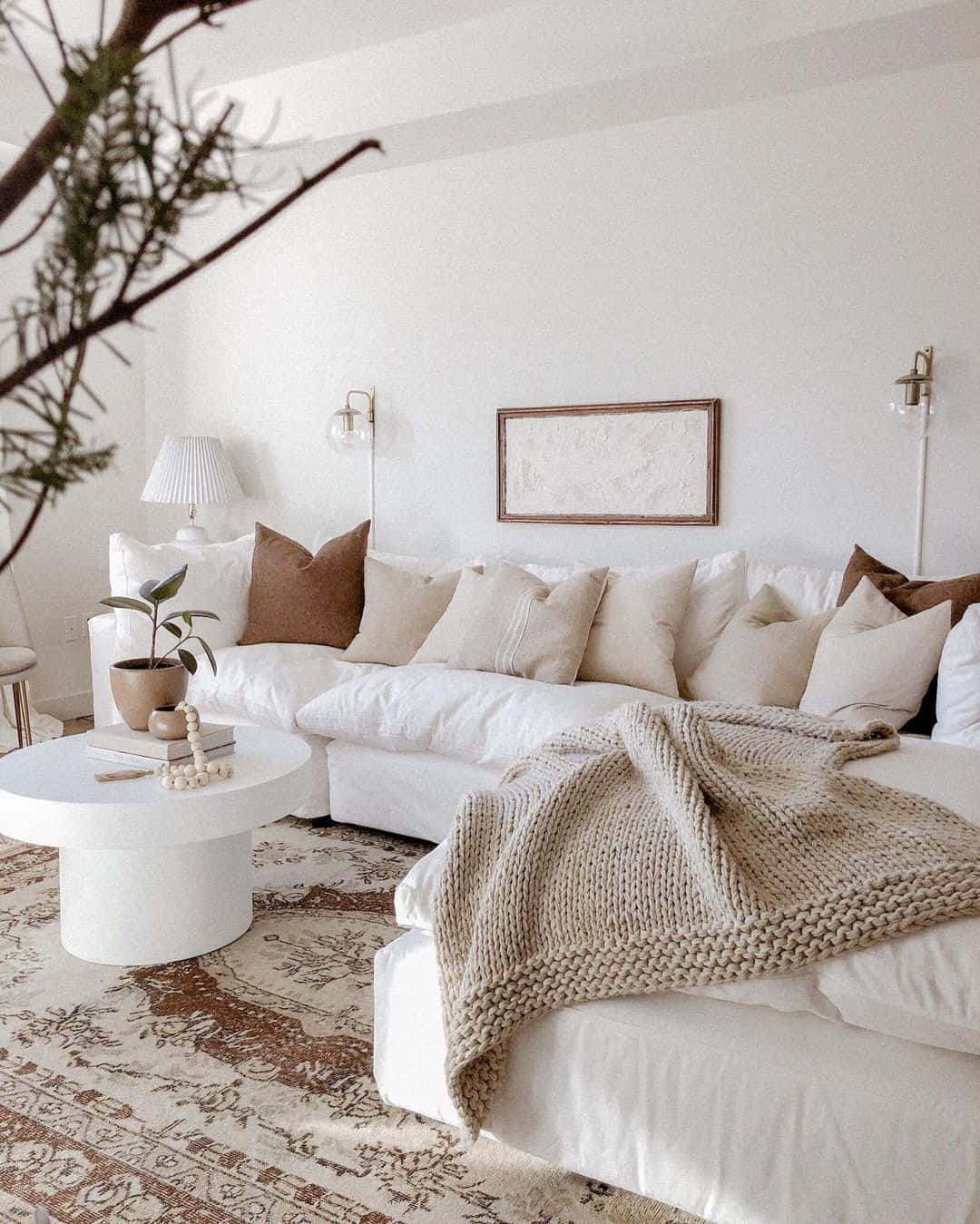 white sectional sofa, chunky knit beige blanket, patterned rug, HD Phone Wallpaper