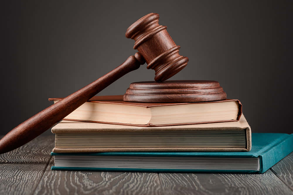 legislative judgment gavel books, wooden gavel, stack of law books, SD Desktop Wallpaper