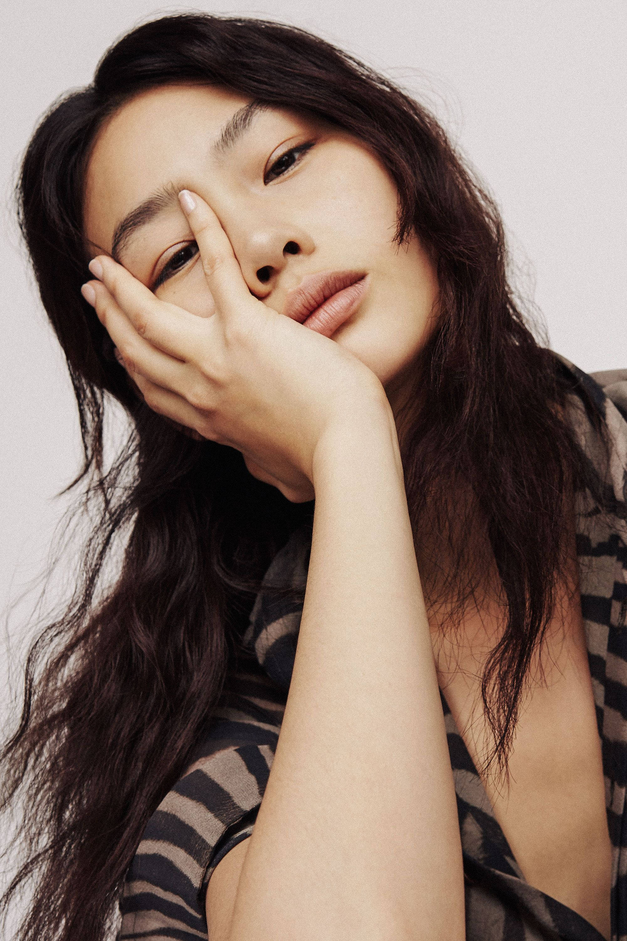 Hoyeon Jung, long dark hair, soft studio portrait, 2K Phone Wallpaper