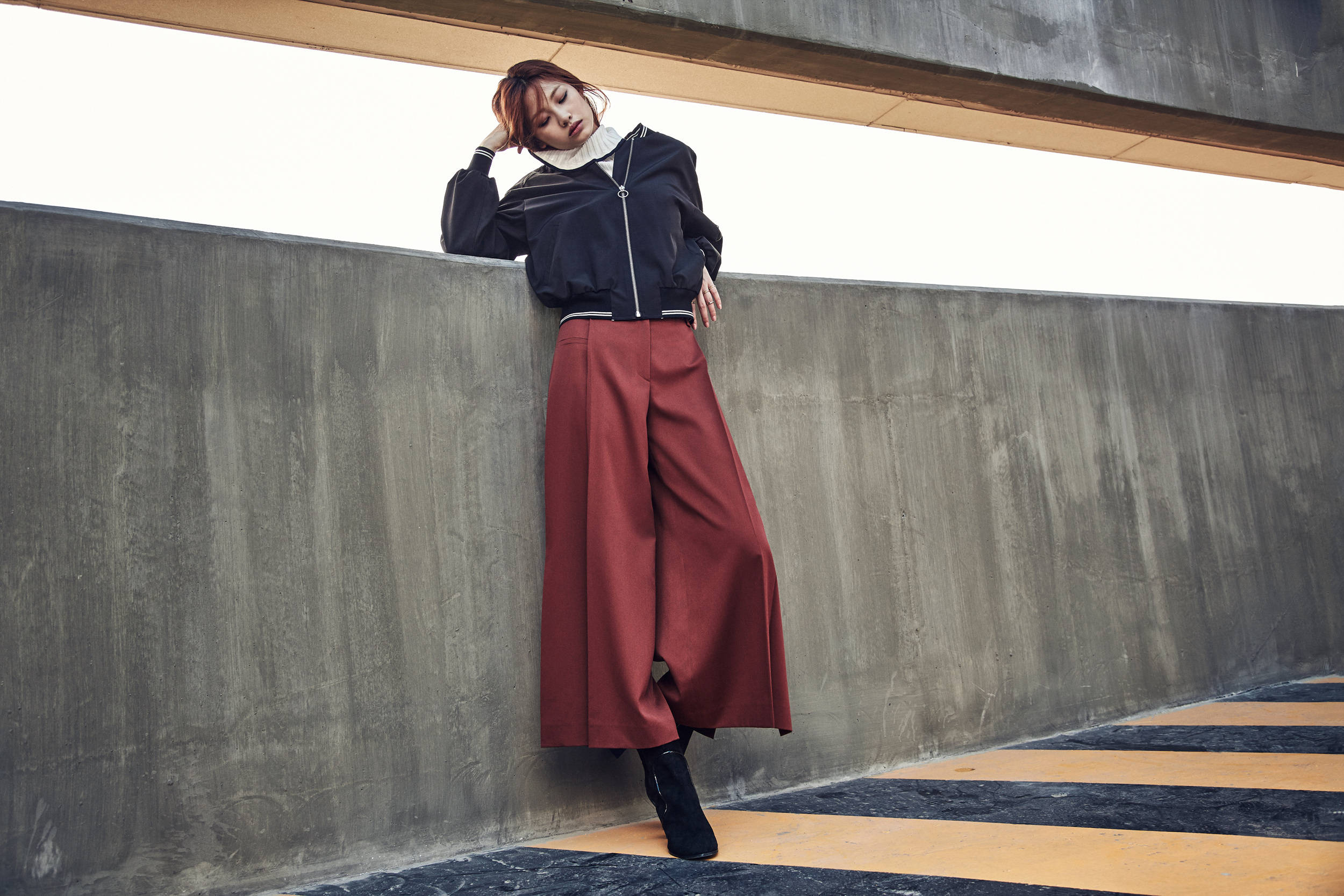 Hoyeon Jung, black jacket, red wide-leg pants, Full HD Desktop Wallpaper