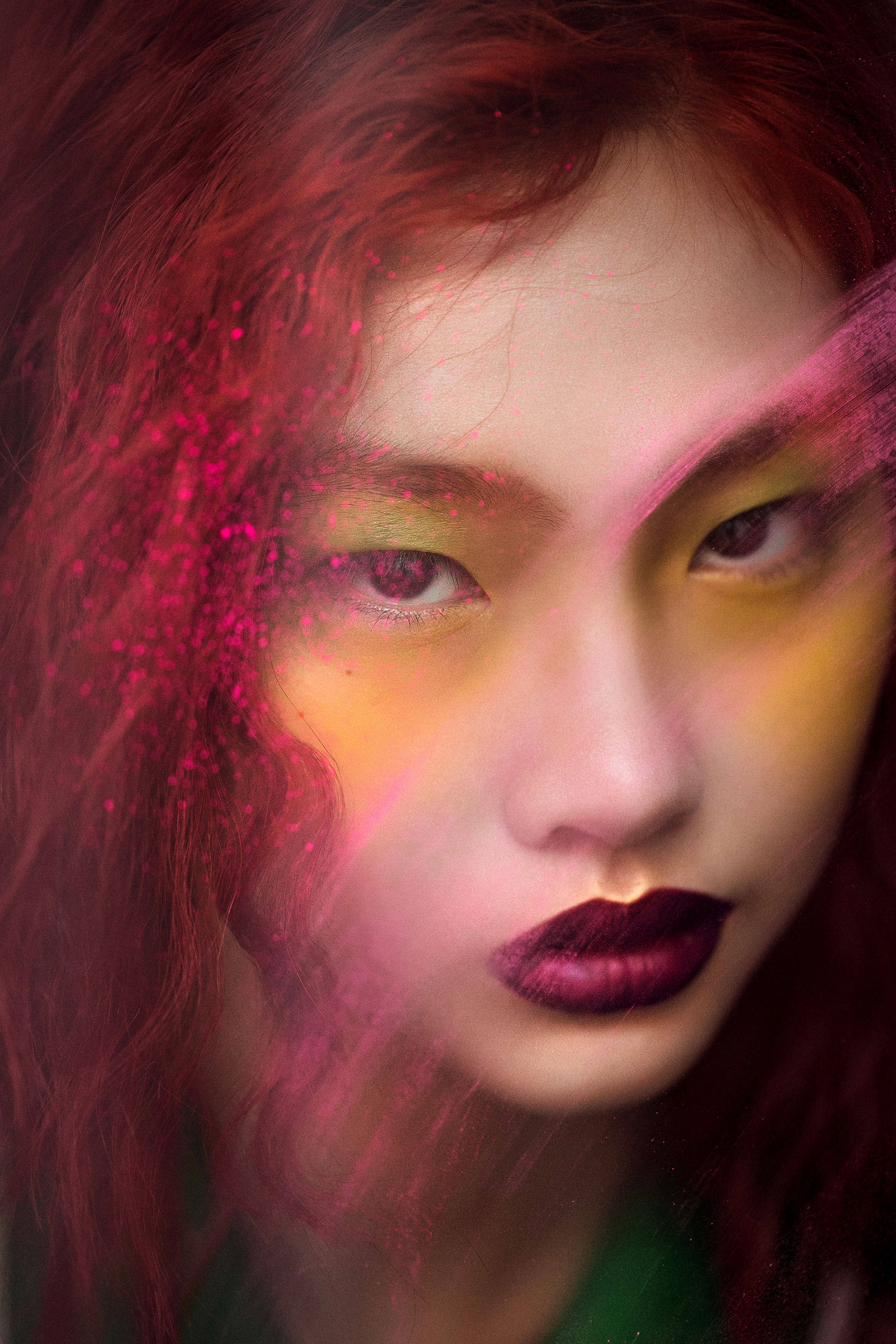 Jung Hoyeon, vivid red hair, bold makeup, 2K Phone Wallpaper