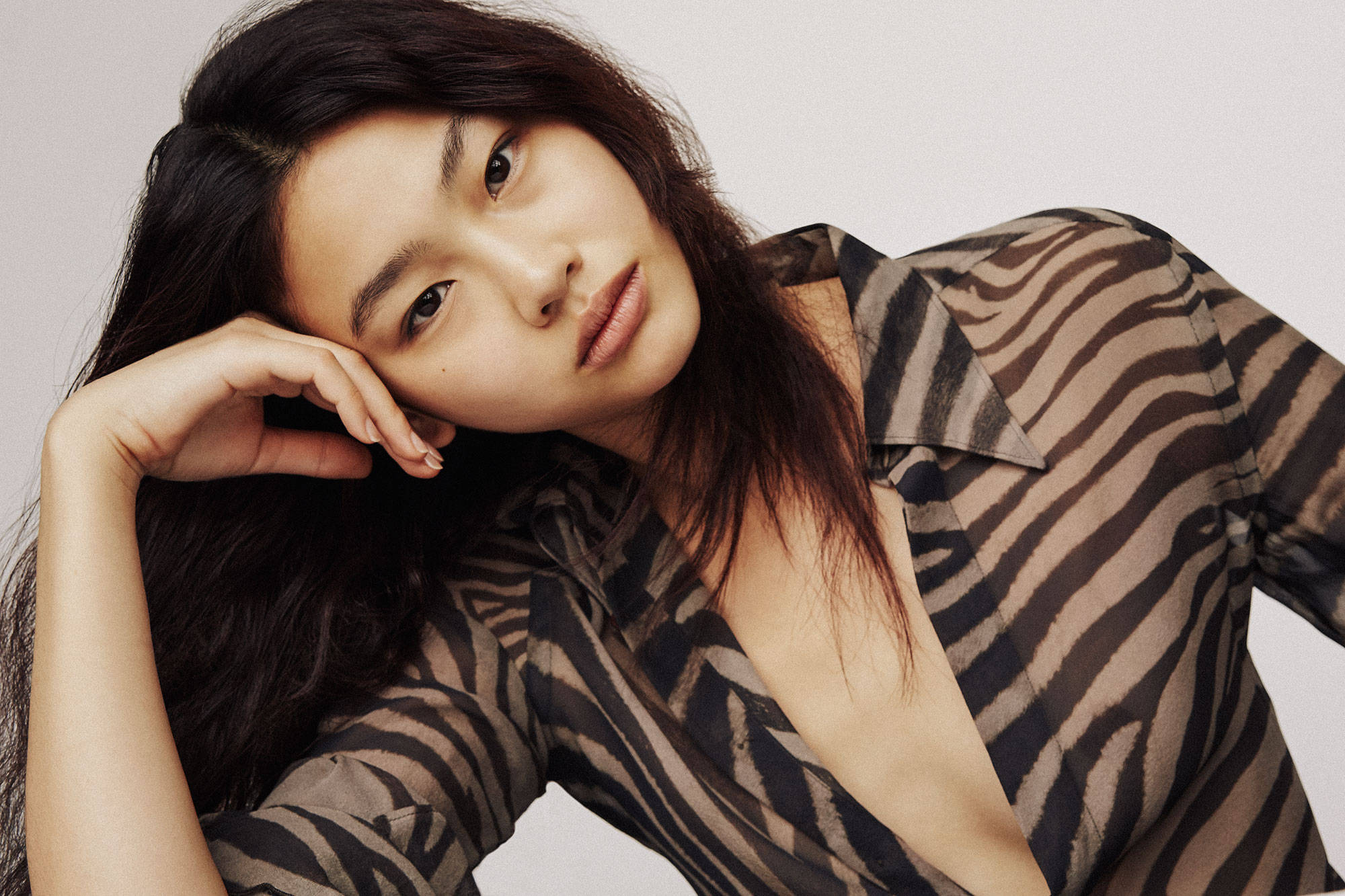 Hoyeon Jung, tiger stripes, zebra-print blouse, Full HD Desktop Wallpaper
