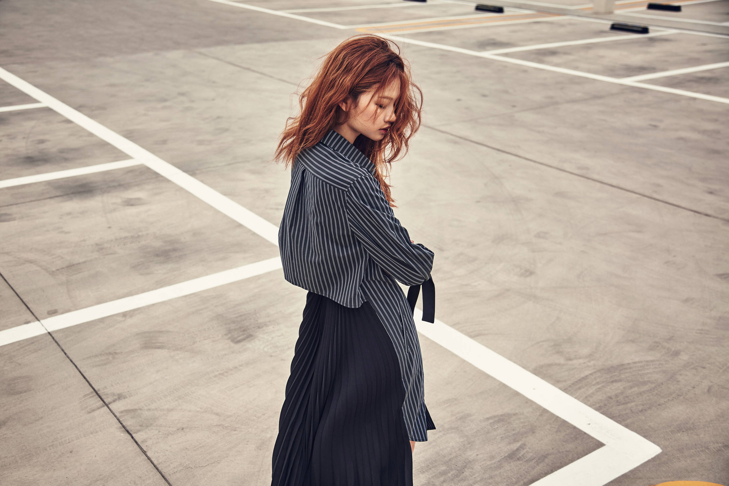 Hoyeon Jung, parking lot, red hair, Full HD Desktop Wallpaper