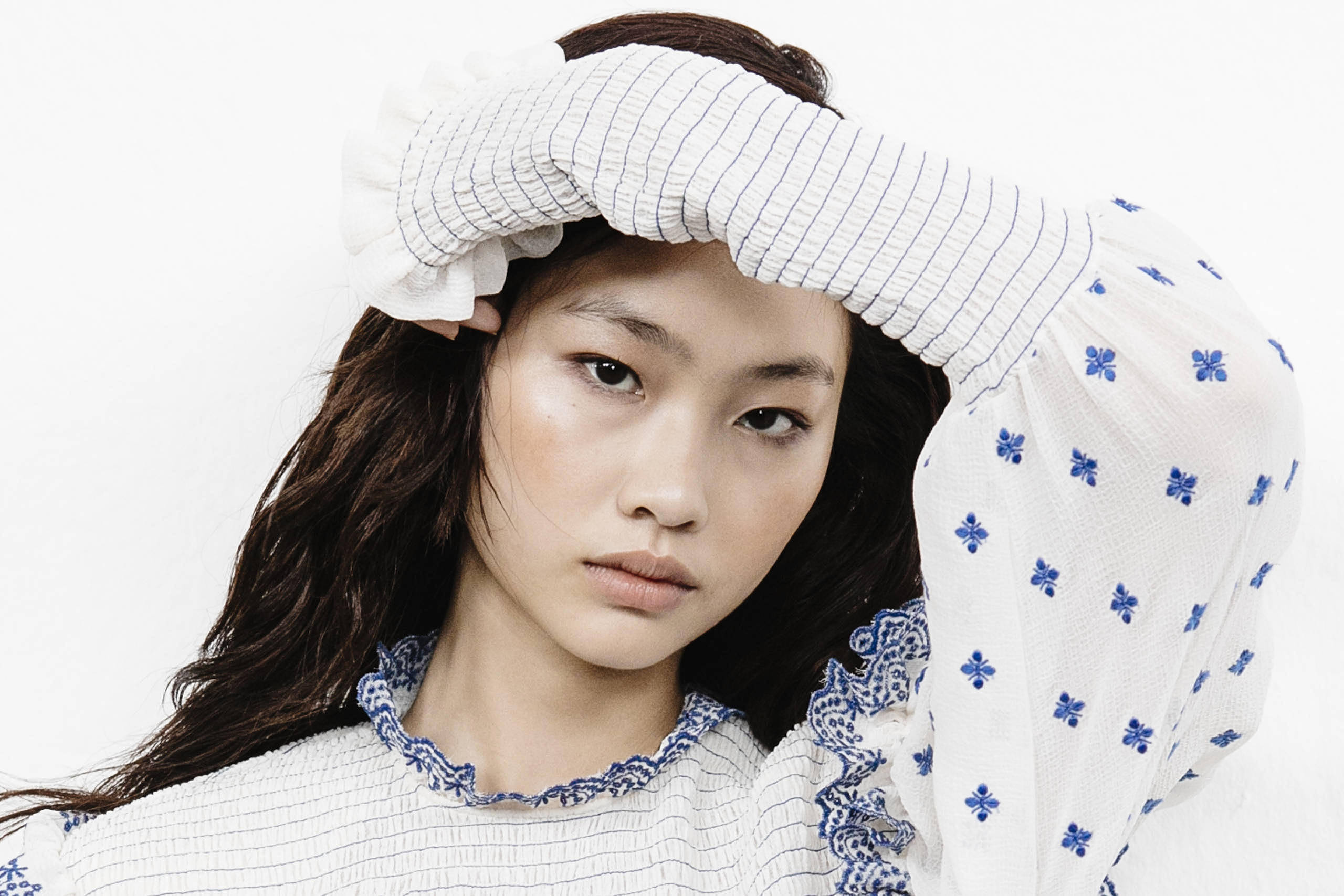 Hoyeon Jung, white blouse, blue floral patterns, 2K Desktop Wallpaper