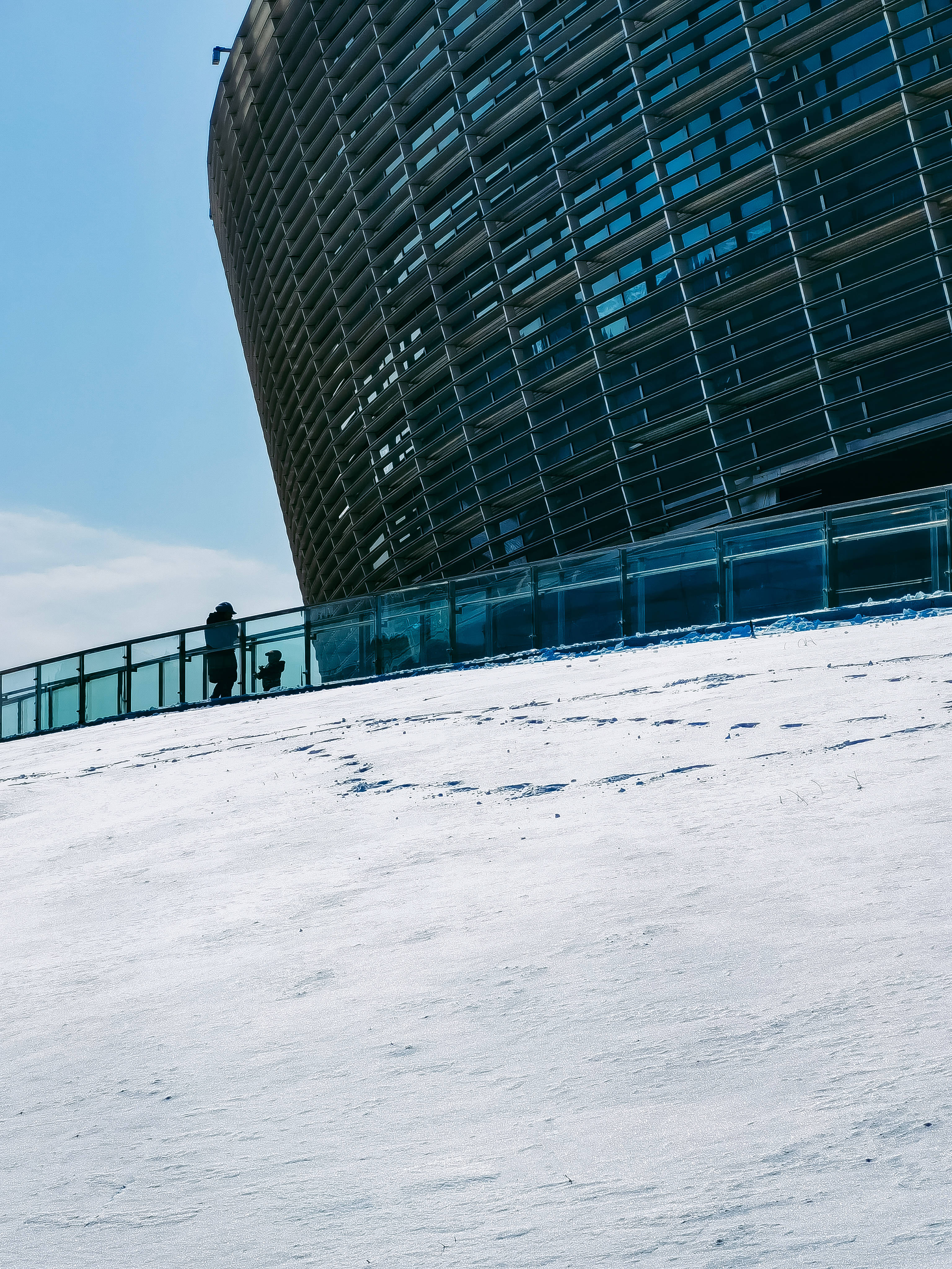 Huawei Honor, snowy slope, glass railing, 4K Phone Wallpaper