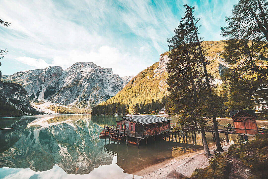 Huawei Honor, wooden cabin on stilts, alpine lake, SD Desktop Wallpaper