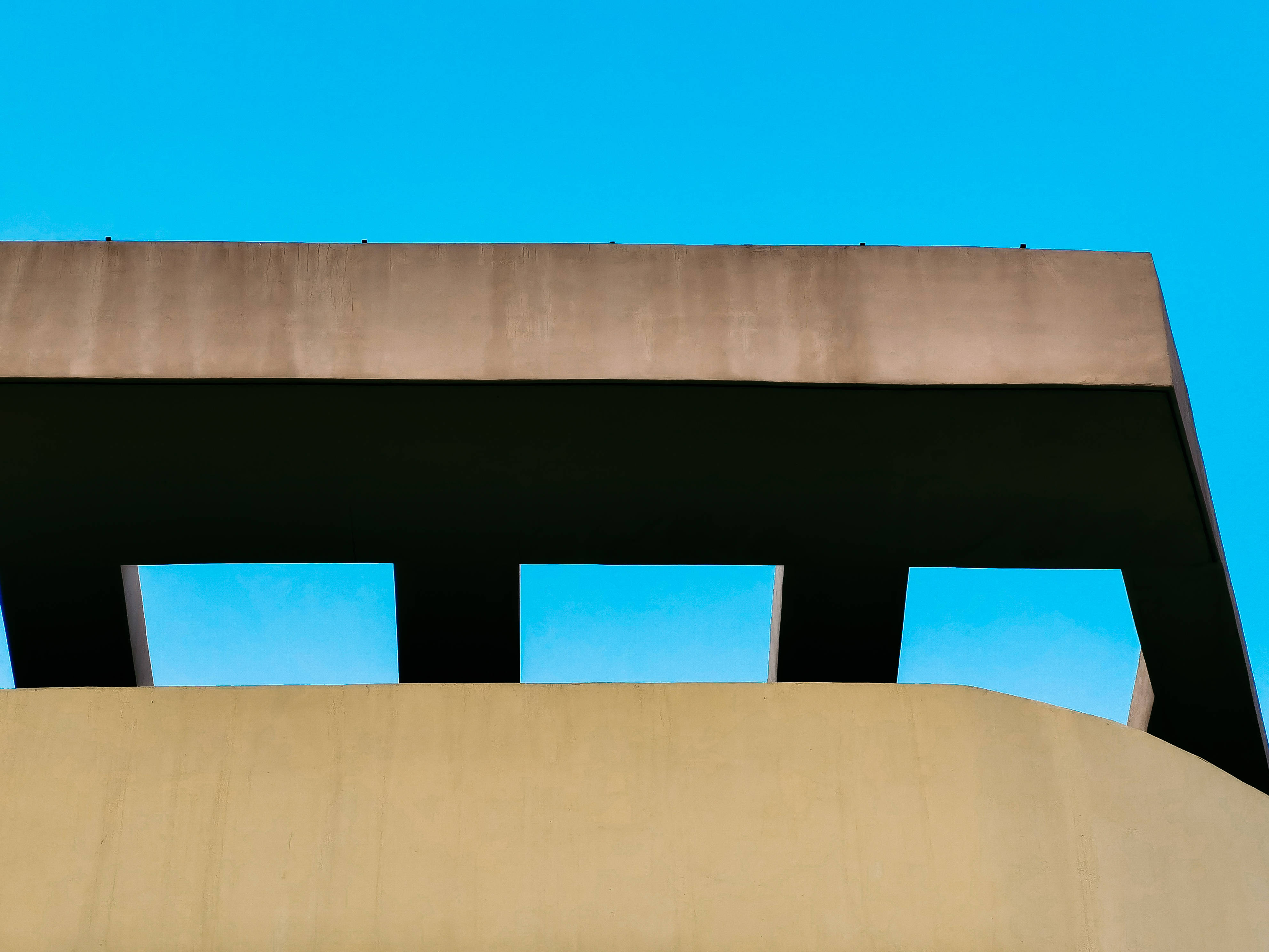 Huawei Honor, brown building, geometric concrete structure, 4K Desktop Wallpaper