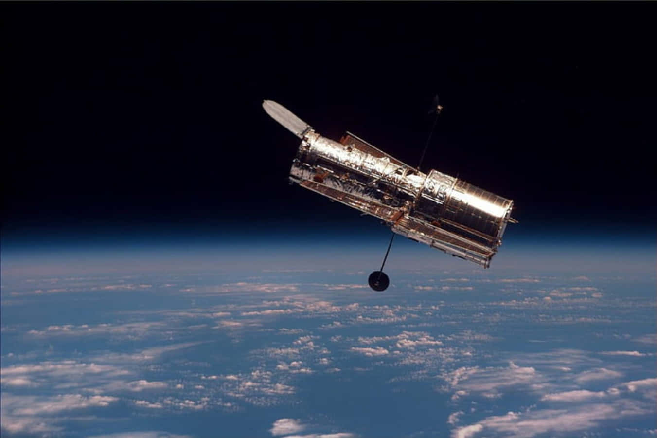 Hubble Space Telescope, Earth, blue clouded atmosphere, HD Desktop Wallpaper