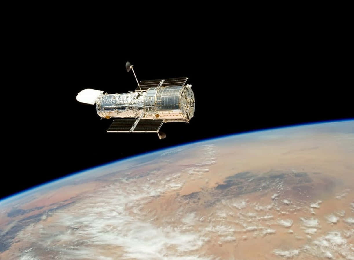 Hubble Space Telescope, Earth, blackness of space, SD Desktop Wallpaper