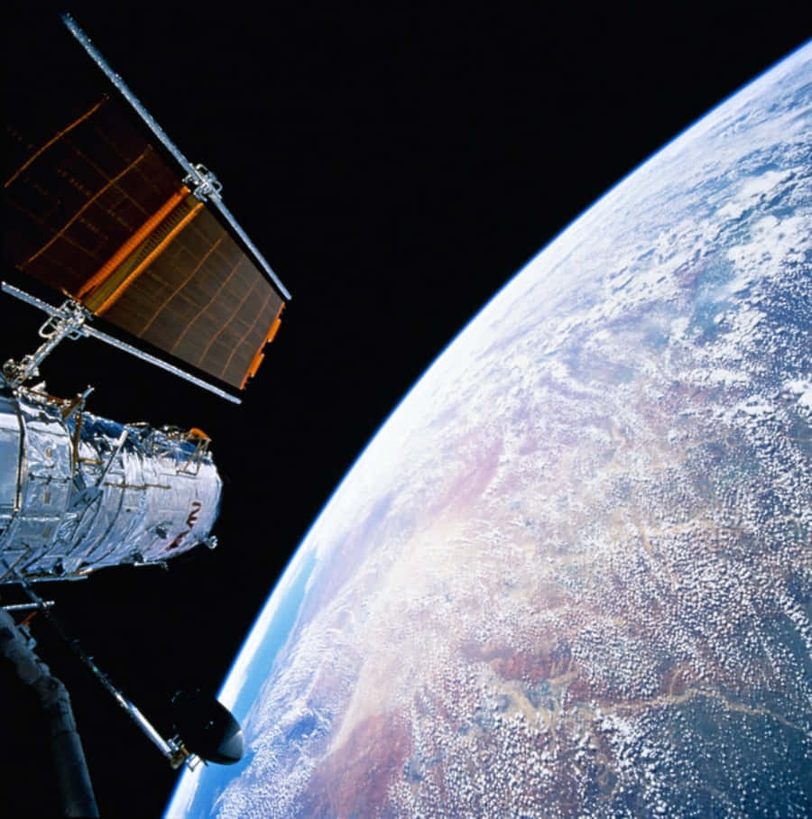 Hubble Space Telescope, Earth, curved horizon, SD Phone Wallpaper