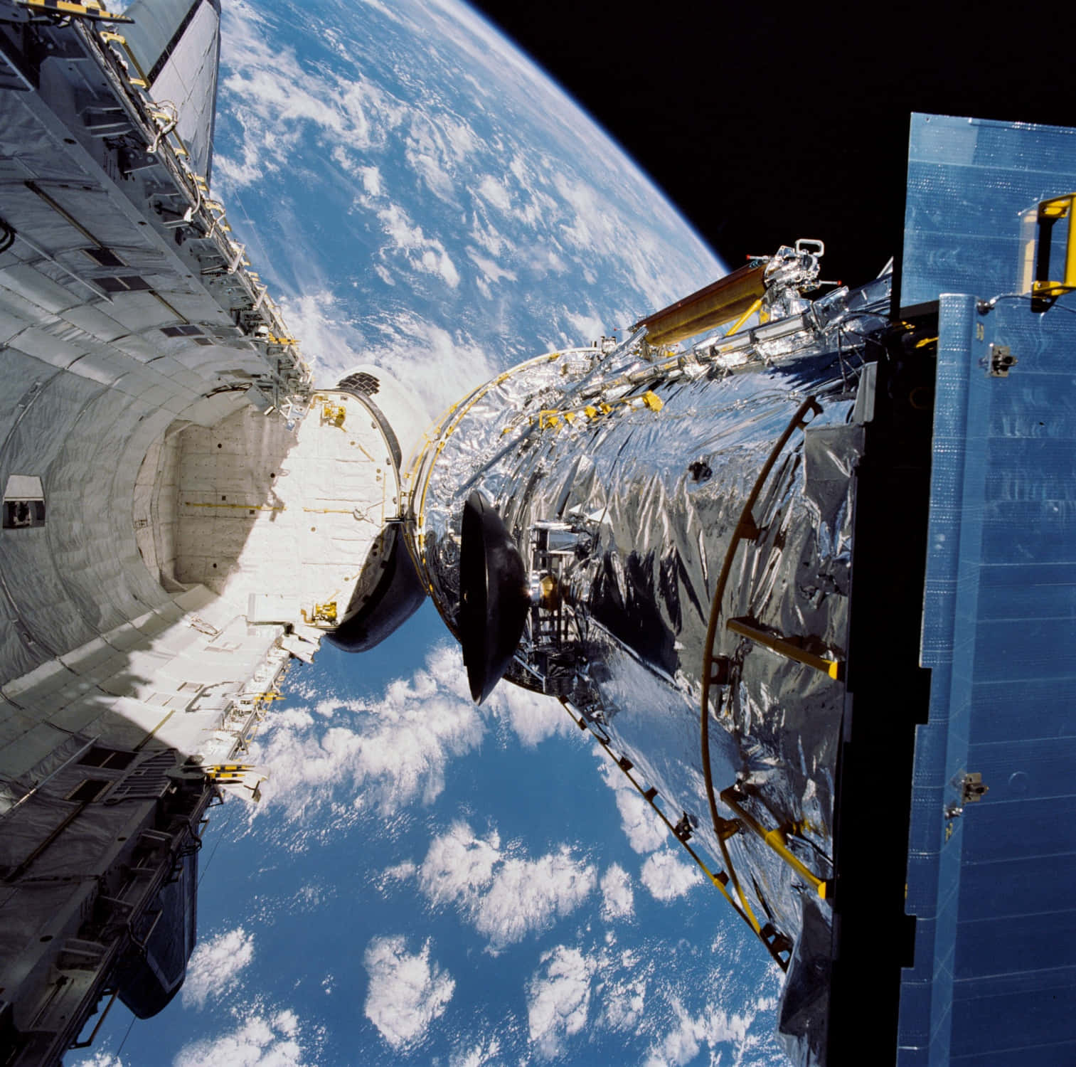 Hubble Space Telescope, reflective silver panels, blue solar arrays, HD Desktop Wallpaper