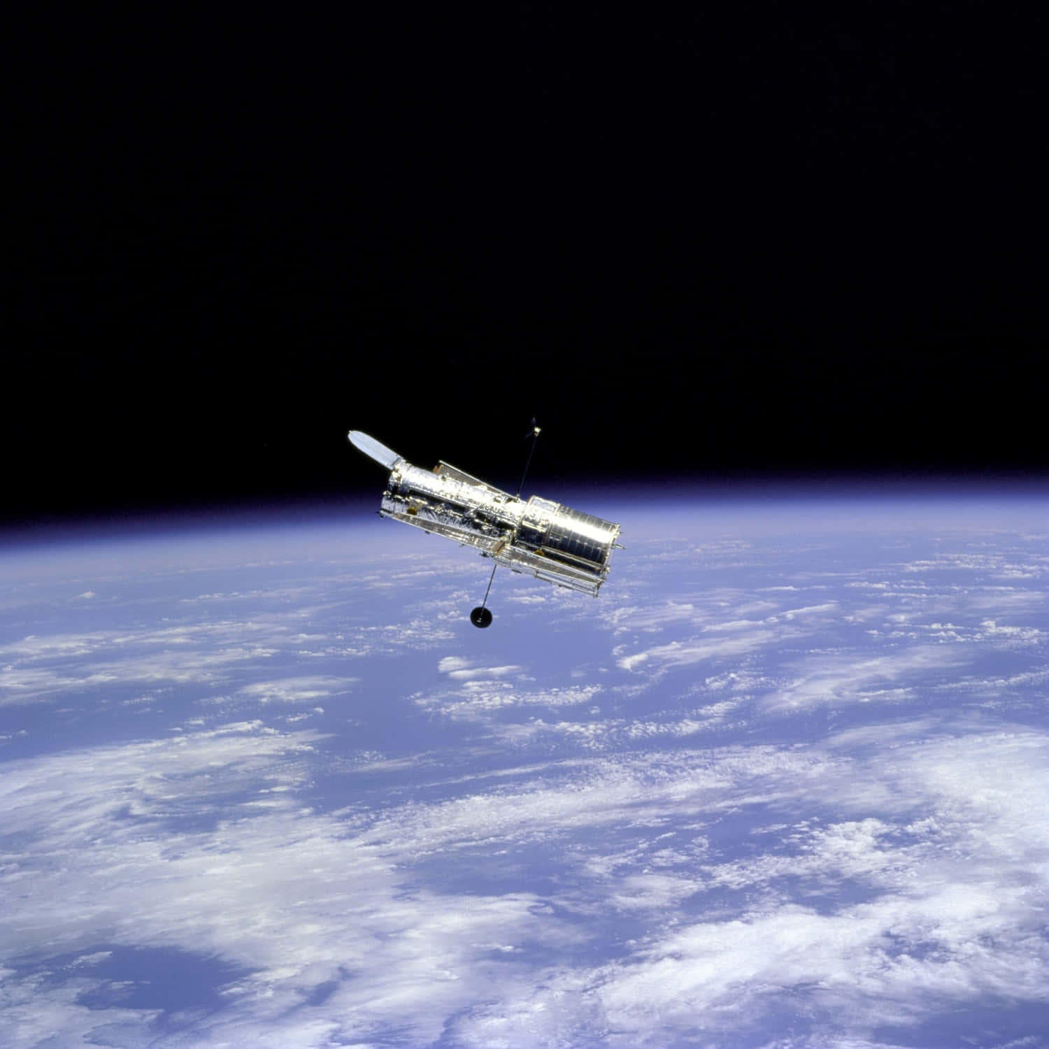 Hubble Space Telescope, Earth, blue and white cloud-covered surface, HD Desktop Wallpaper