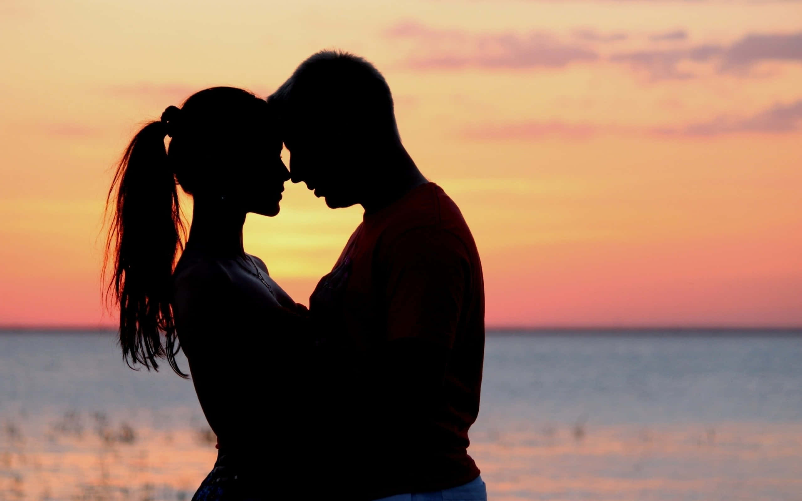 silhouette, sunset, couple, 2K Desktop Wallpaper