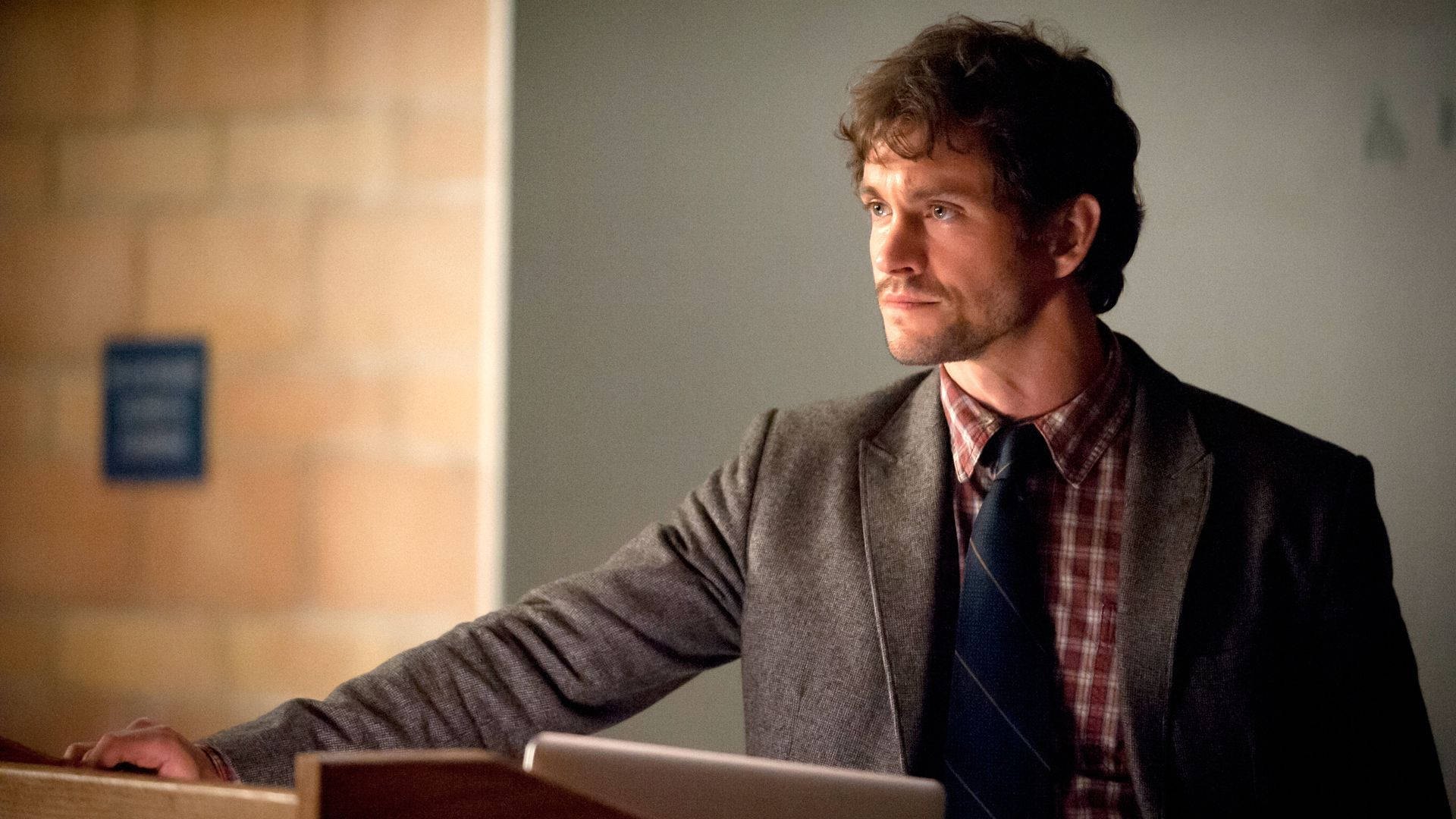 Hugh Dancy, grey suit, plaid shirt, Full HD Desktop Wallpaper