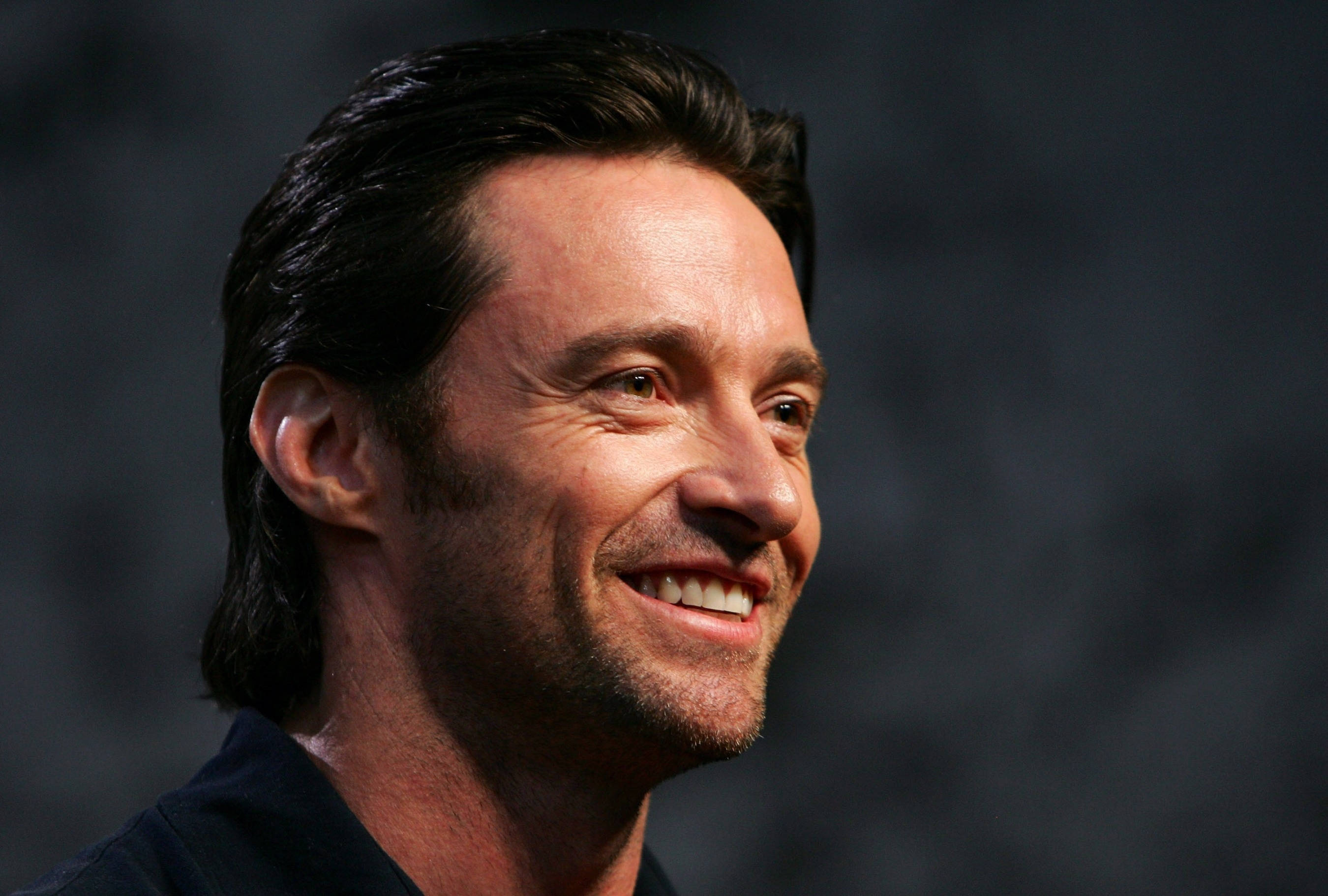 Hugh Jackman, close-up, smile, 2K Desktop Wallpaper
