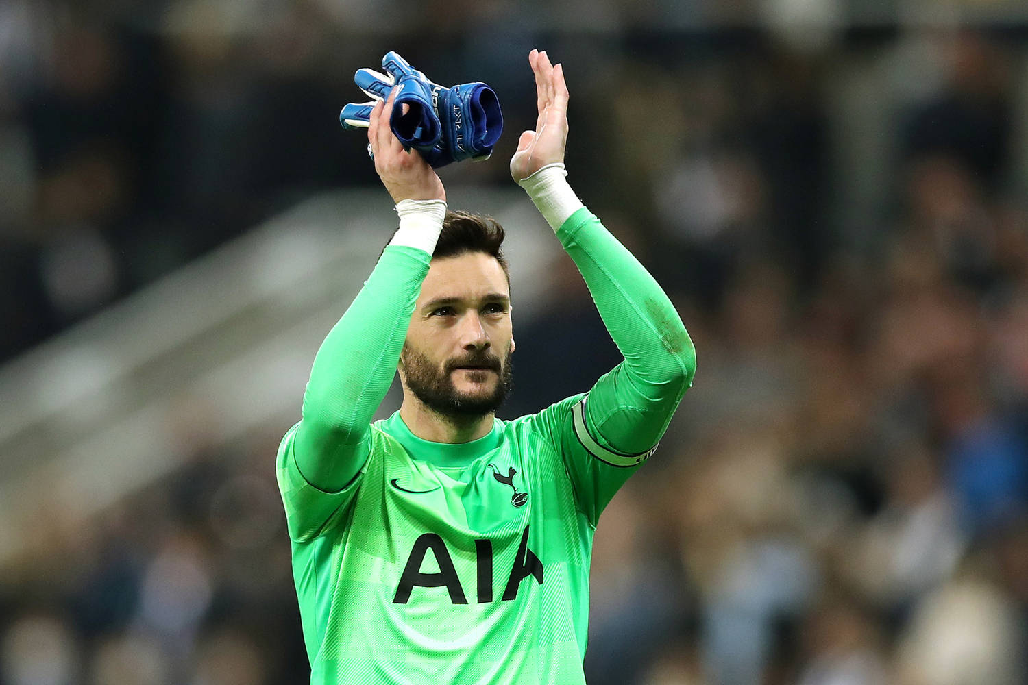 Hugo Lloris, bright green jersey, blue gloves, HD Desktop Wallpaper