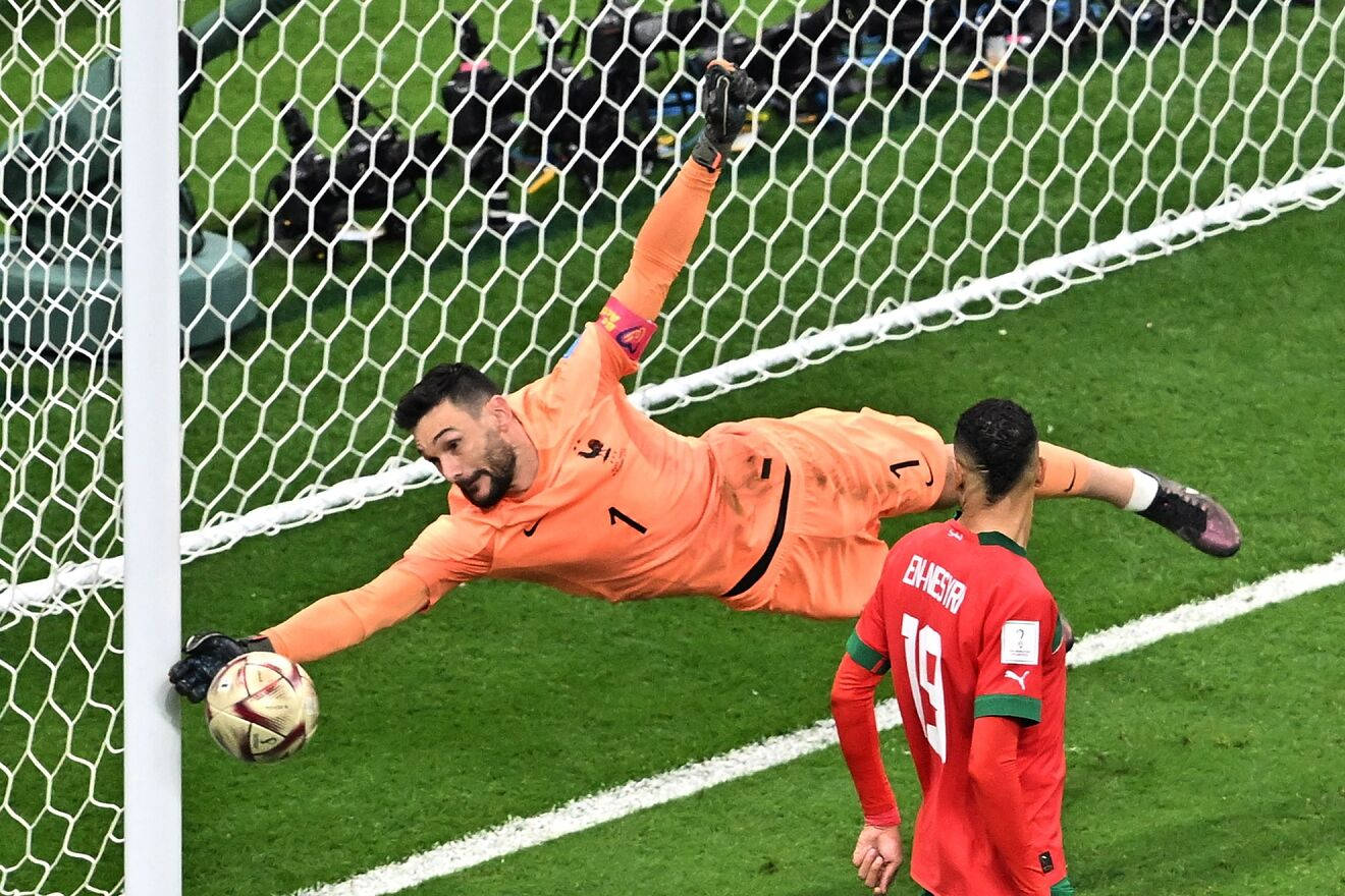 Hugo Lloris, orange, red-jerseyed player, HD Desktop Wallpaper