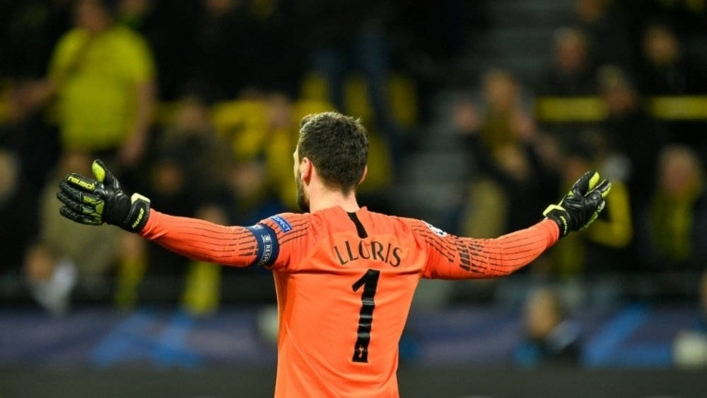 Hugo Lloris, orange jersey, number one, SD Desktop Wallpaper