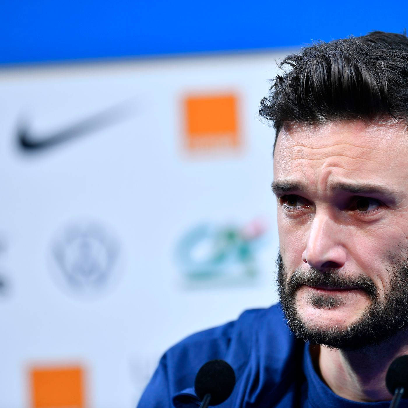 Hugo Lloris, blue shirt, press conference, HD Desktop Wallpaper