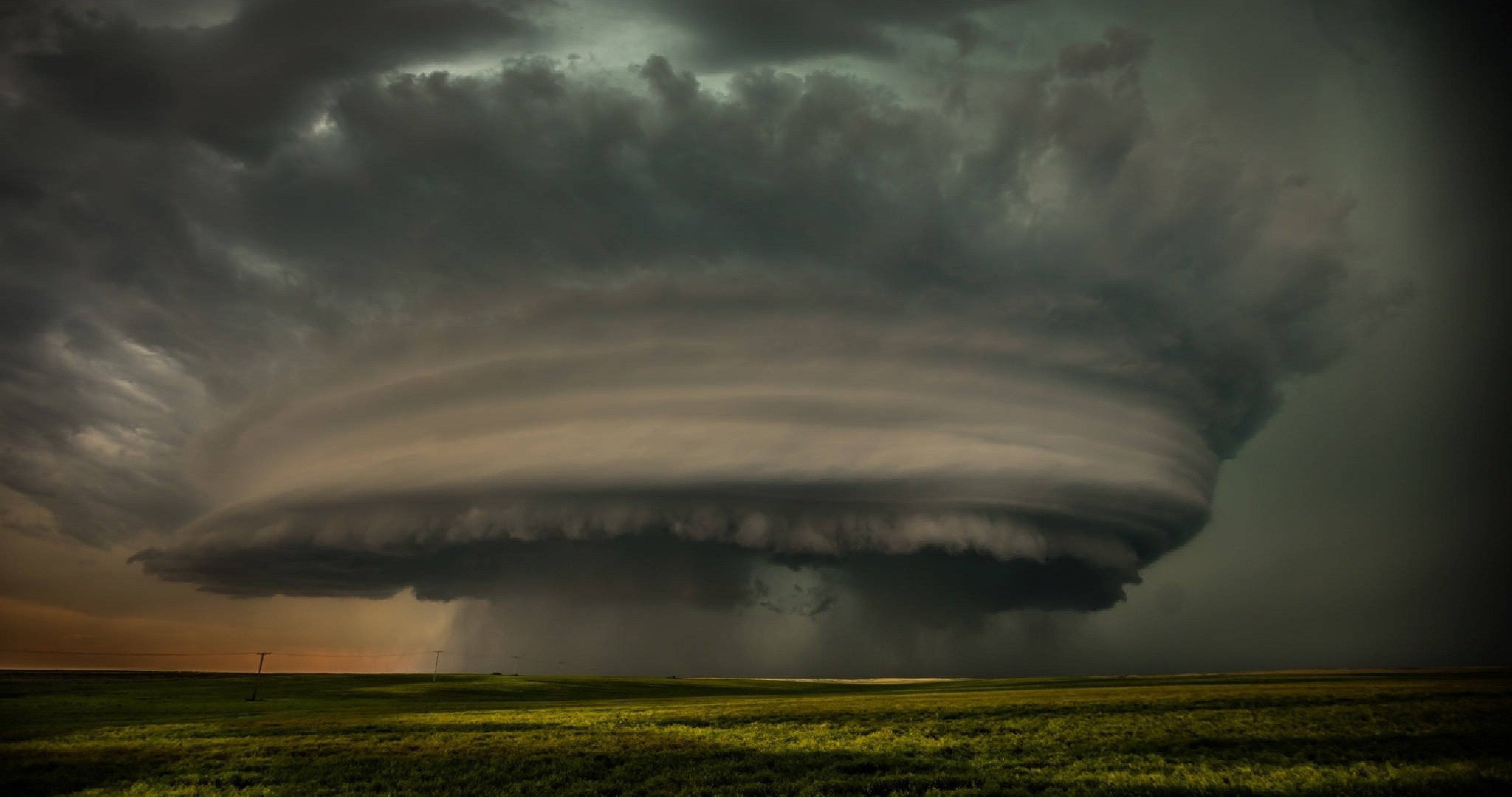 apocalyptic hurricane landscape, shelf cloud, vast green field, 4K Desktop Wallpaper