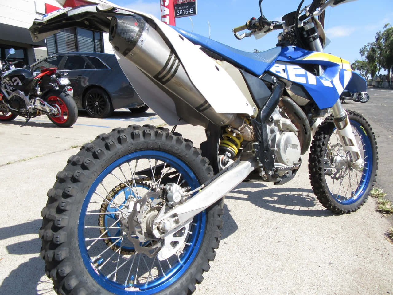 Husaberg, dirt bike, blue and white, HD Desktop Wallpaper