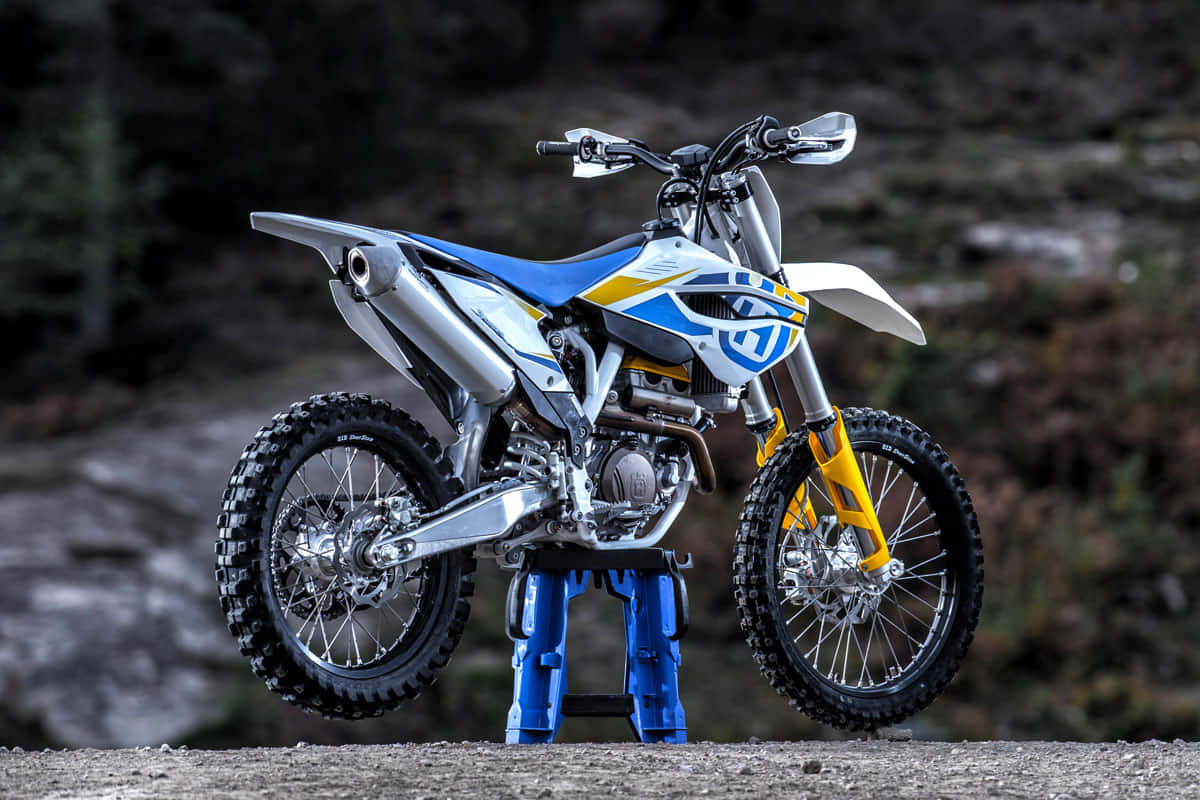 Husqvarna, dirt bike, rocky trail, SD Desktop Wallpaper