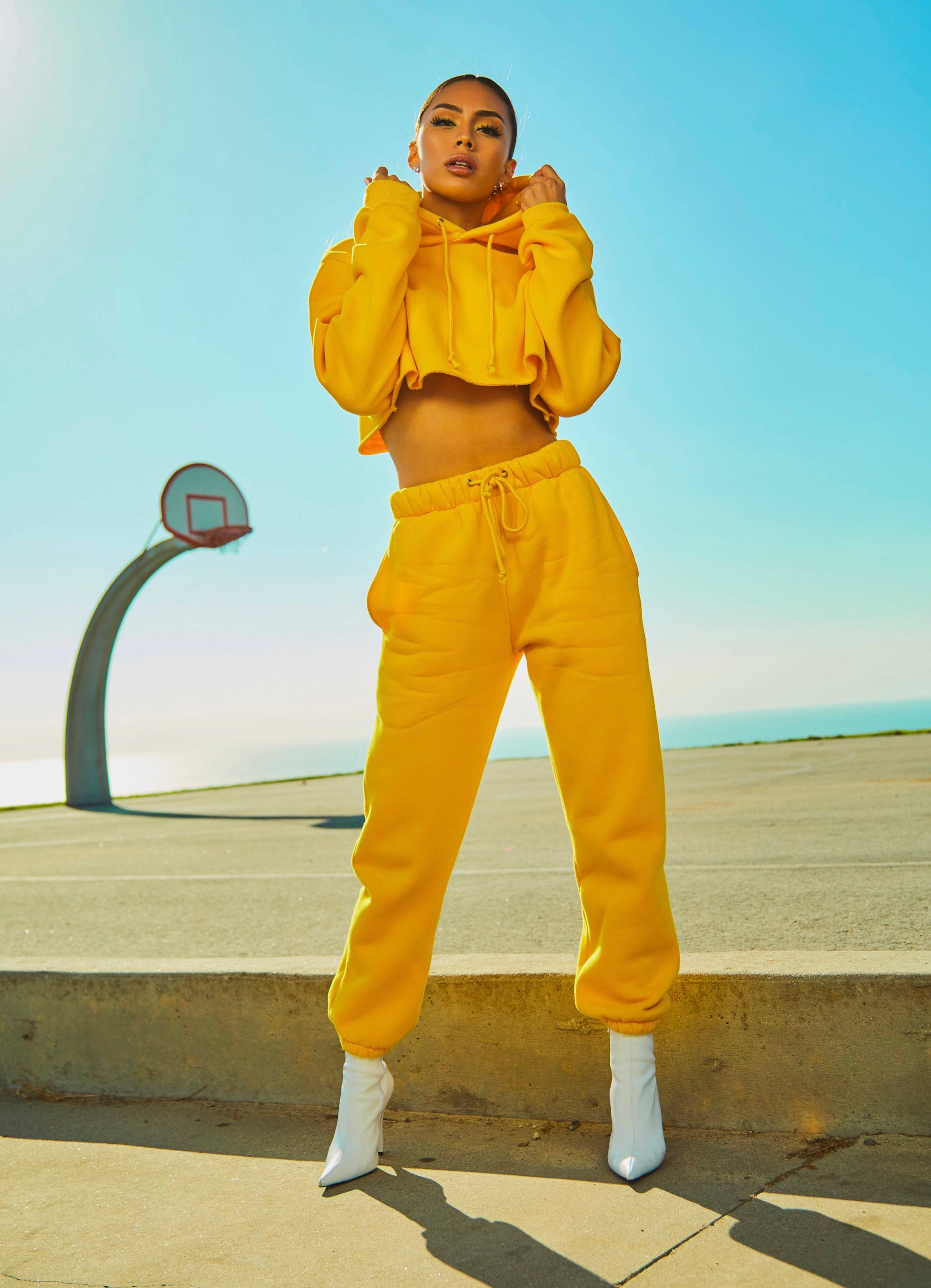 yellow, cropped hoodie, sweatpants, 2K Phone Wallpaper