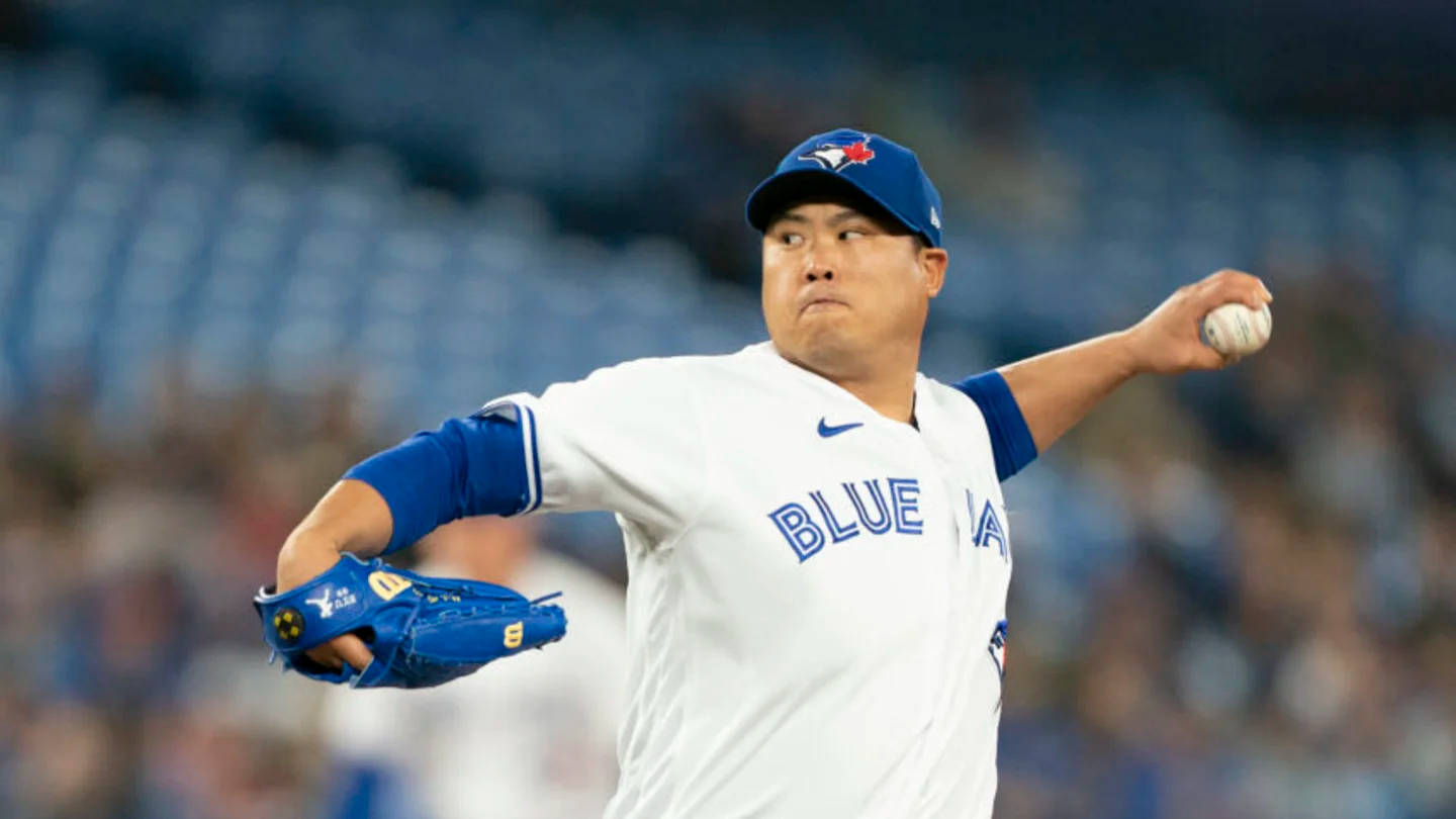 Hyun Jin Ryu, blue glove, blue and white uniform, HD Desktop Wallpaper