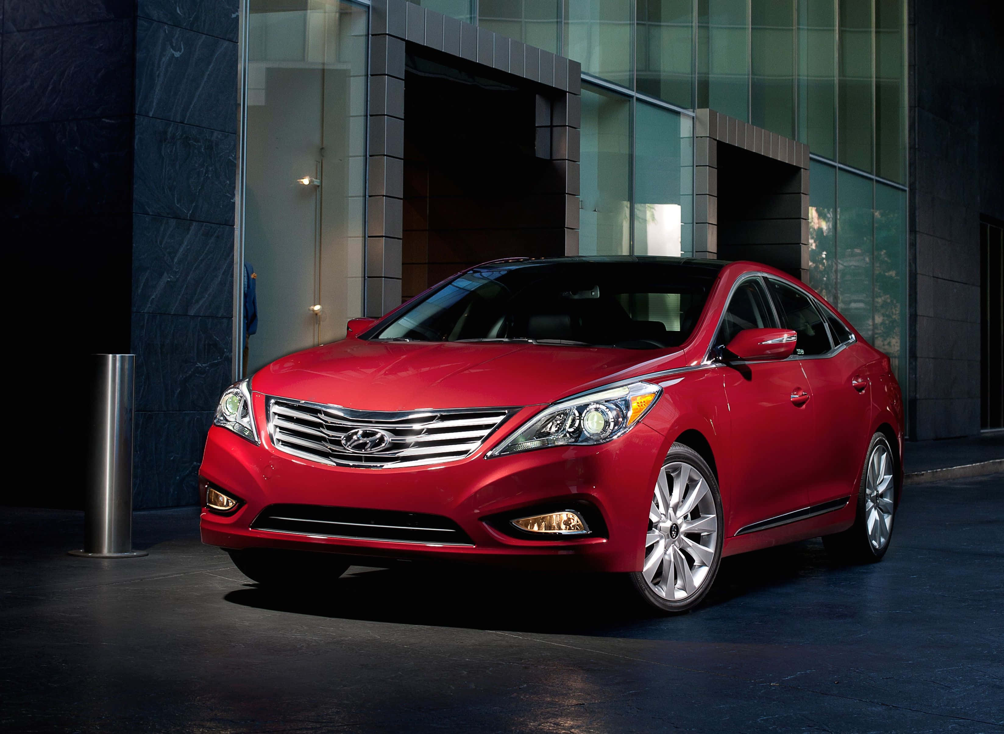 Hyundai Azera, glossy red, studio lights, 2K Desktop Wallpaper