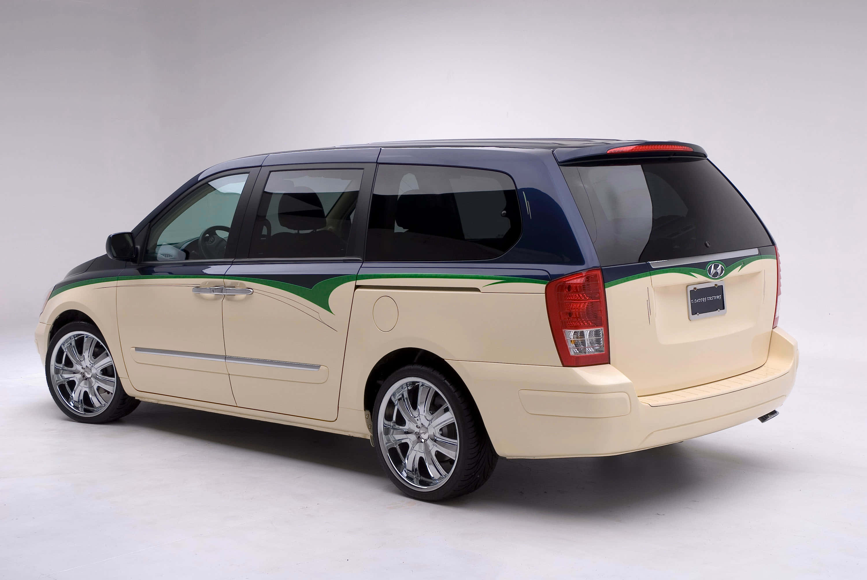 Hyundai Entourage, beige, black, 2K Desktop Wallpaper