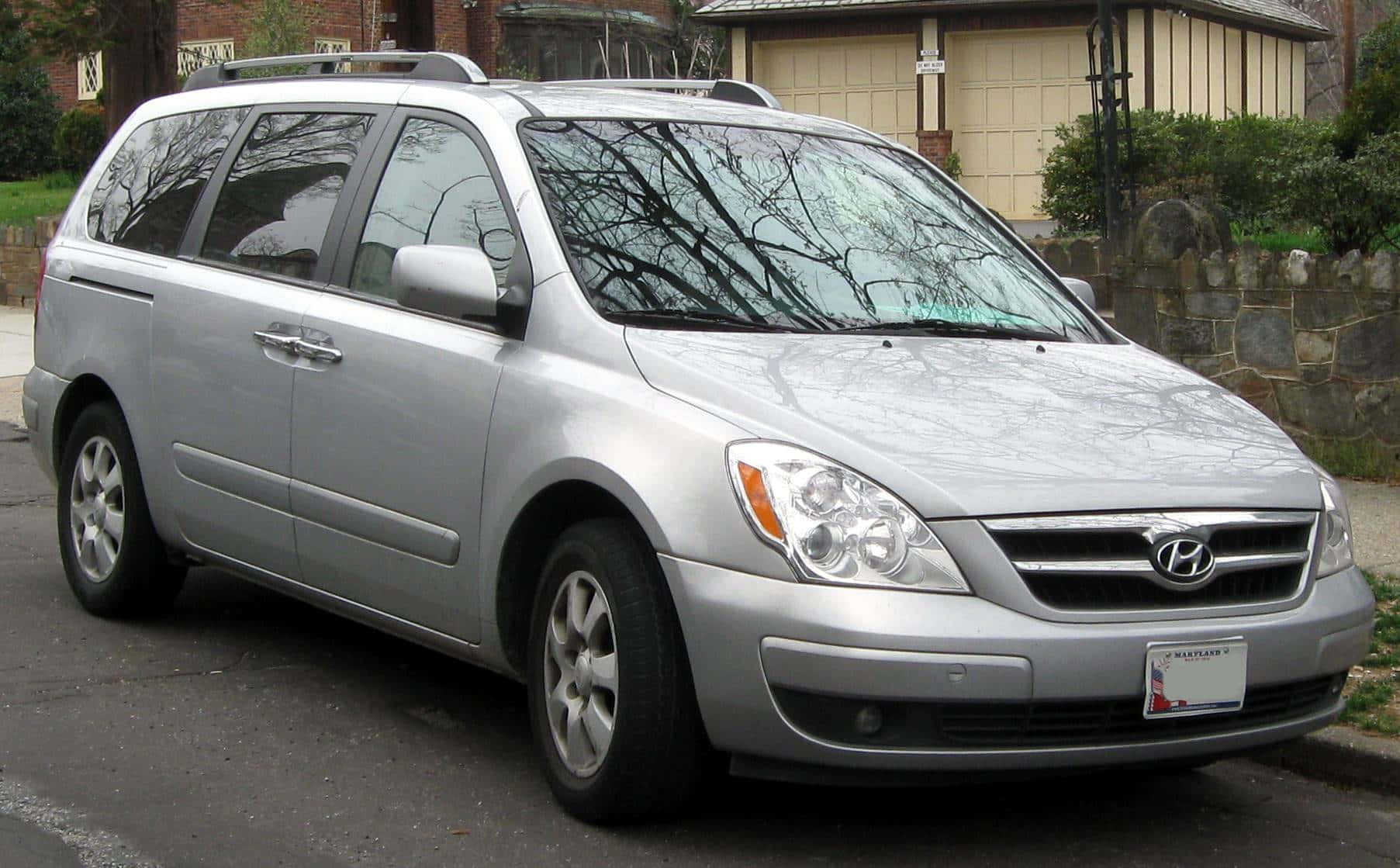Hyundai Entourage, silver, residential street, HD Desktop Wallpaper