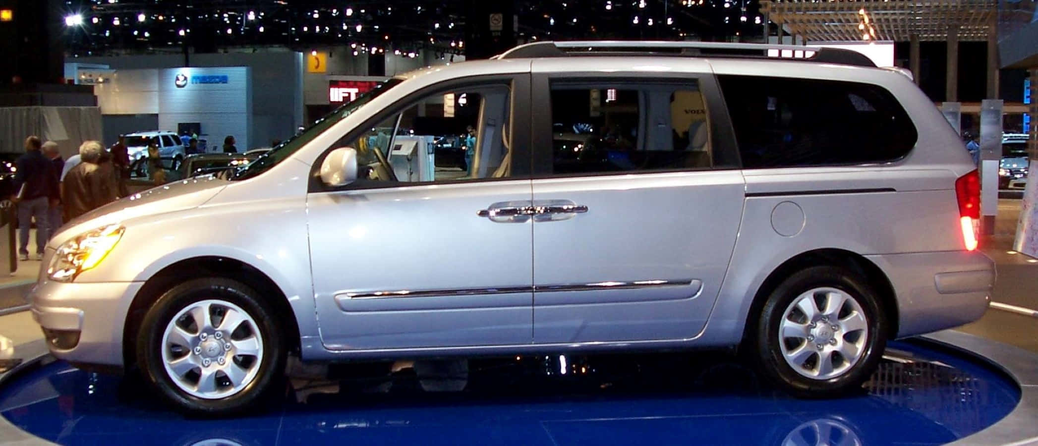 Hyundai Entourage, silver, blue rotating platform, Full HD Desktop Wallpaper