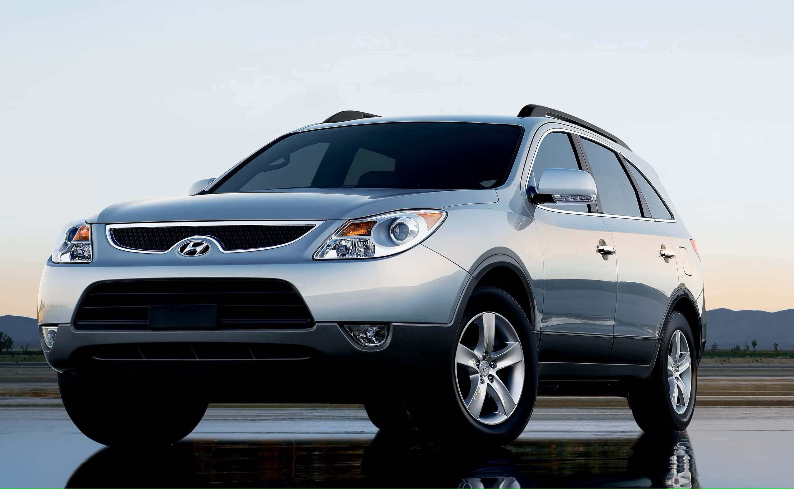 Hyundai Veracruz, silver, wet reflective surface, 2K Desktop Wallpaper