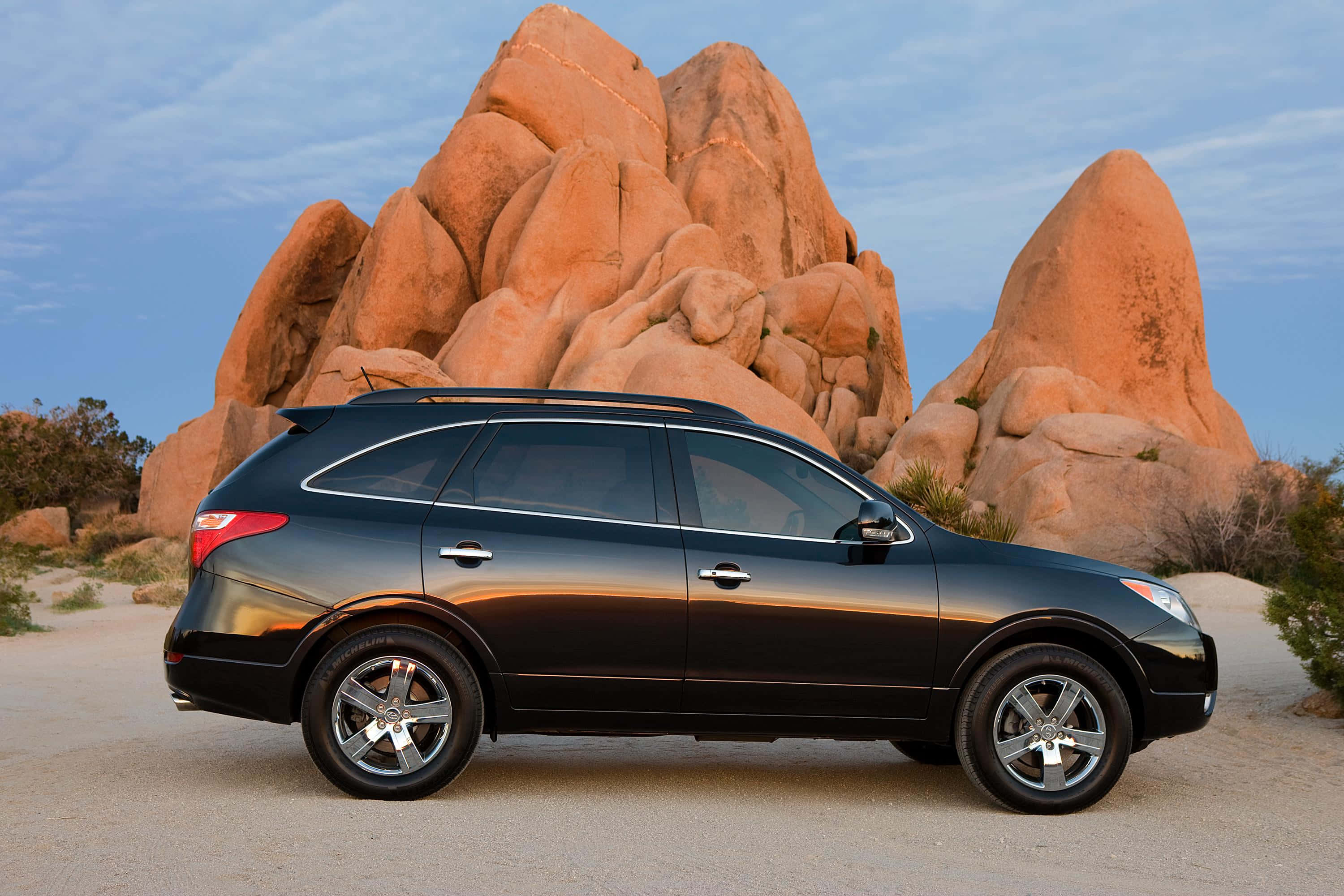 Hyundai Veracruz, black, sandy terrain, 2K Desktop Wallpaper